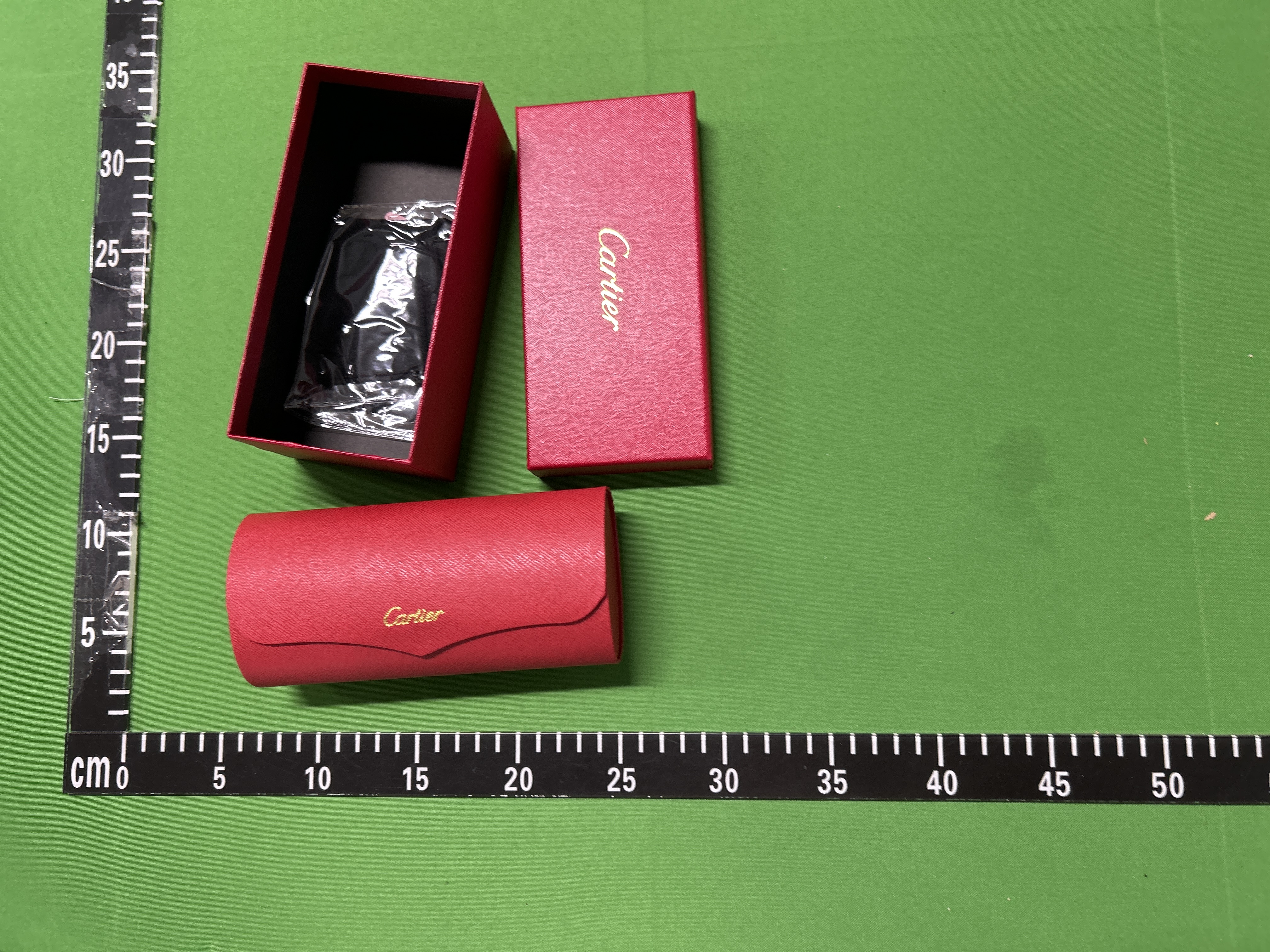 Foto QC 4 de Cartier Grained Leather Sunglasses Case Set Red