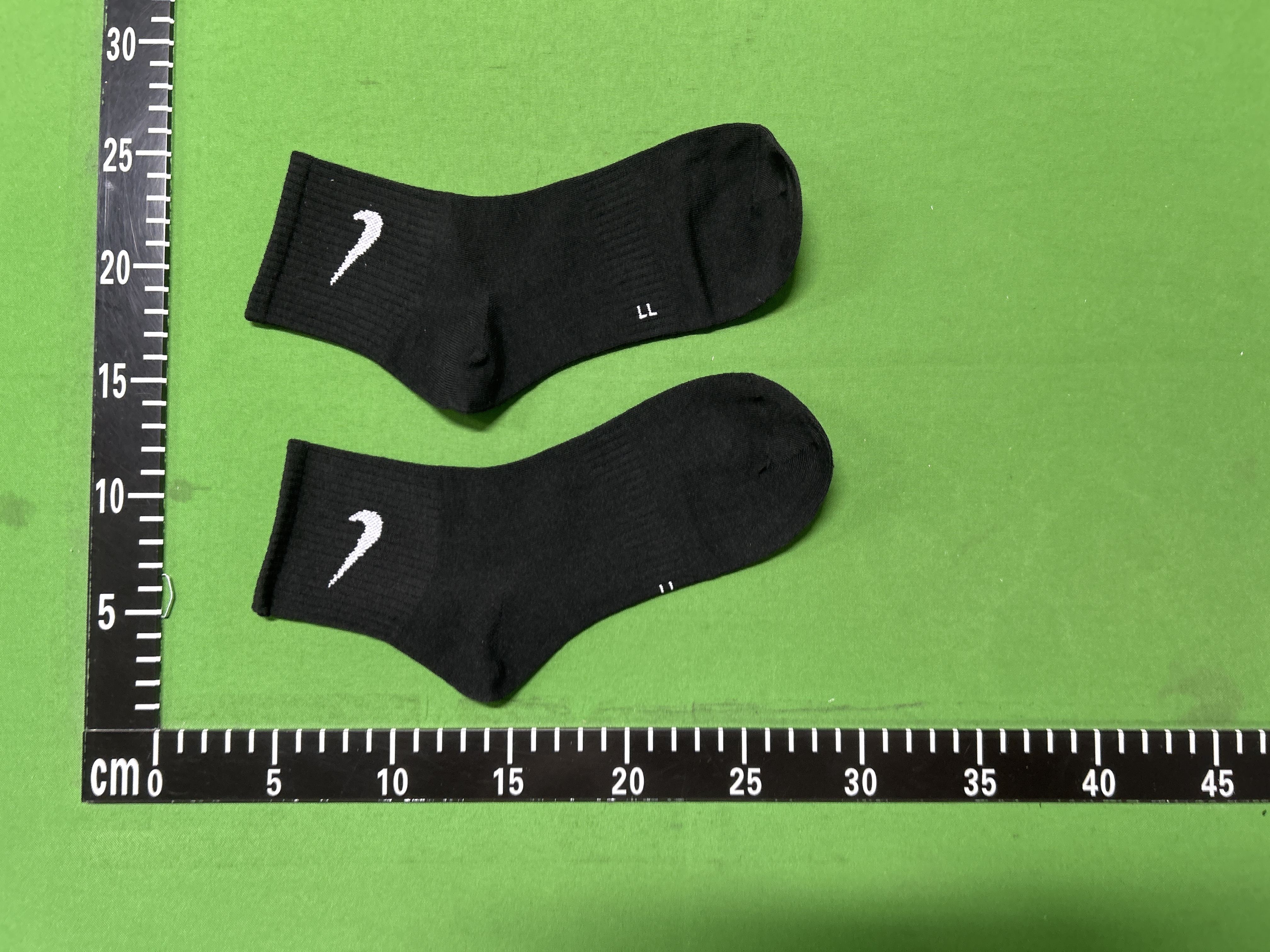 Foto QC 5 de Nike Crew Socks Everyday Cushioned Black White Grey