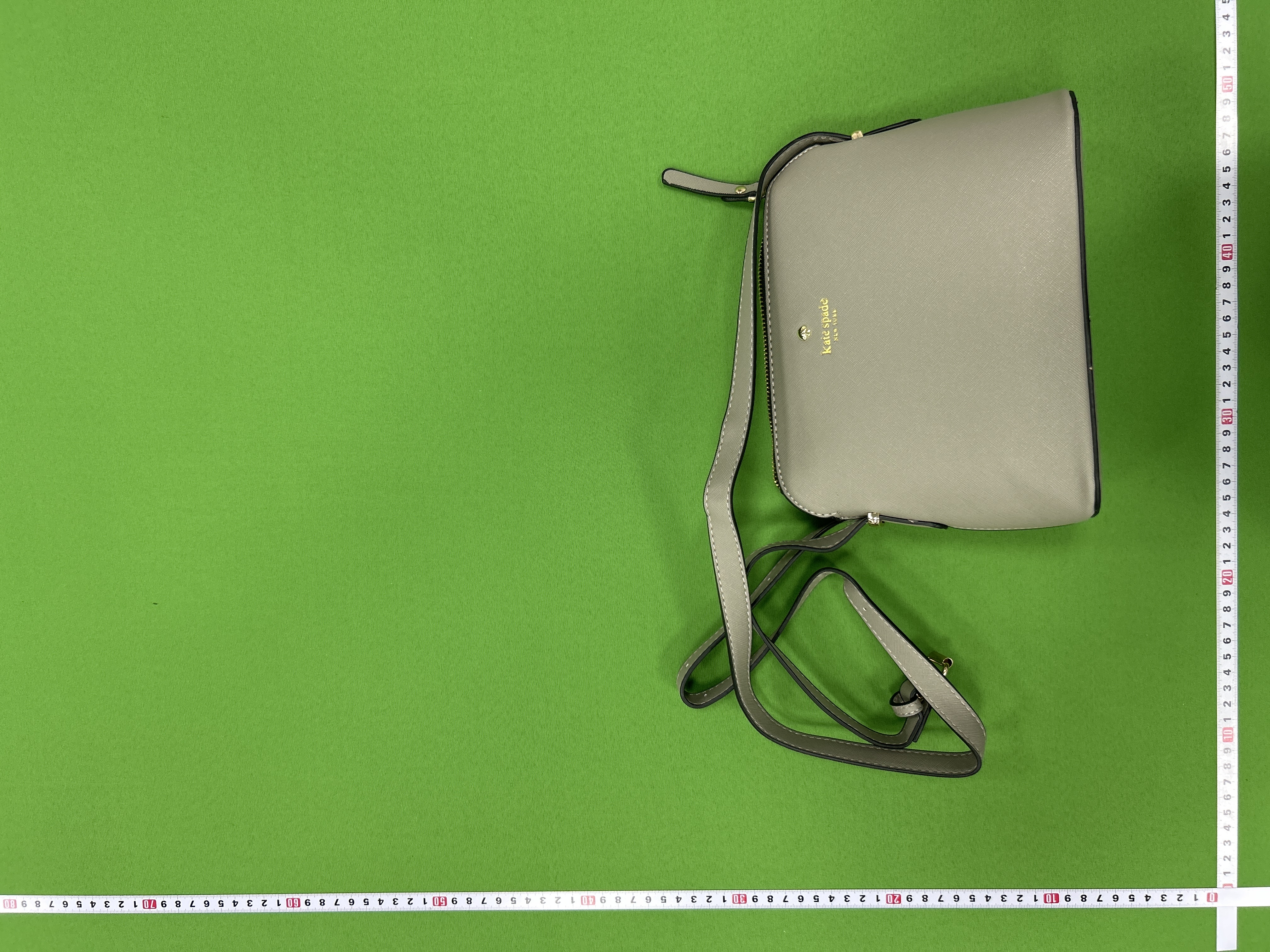 Foto QC 1 de Kate Spade Staci Dome Crossbody Small Grey Saffiano Leather