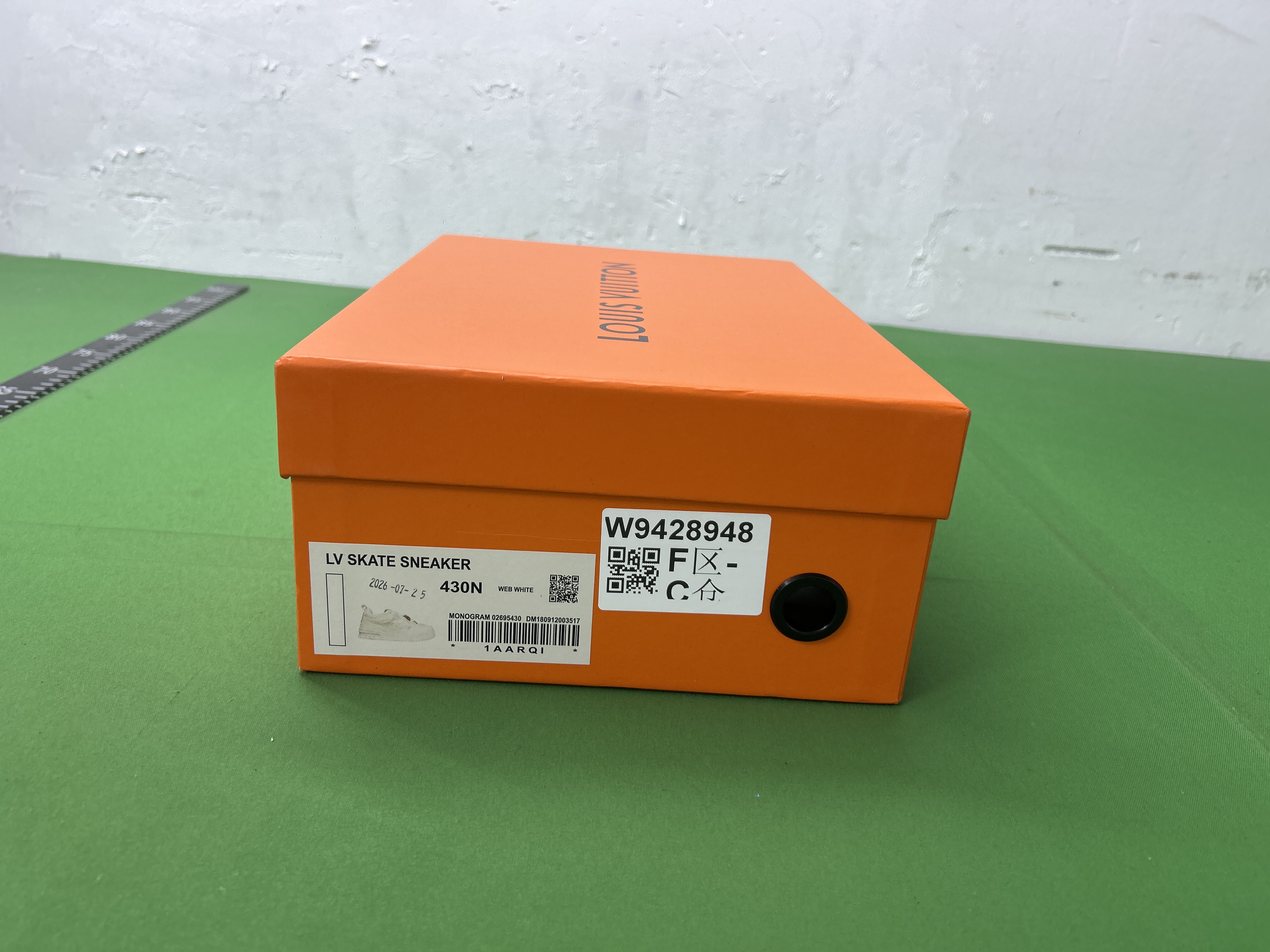 Foto QC 1 de Louis Vuitton LV Skate Sneaker Black White