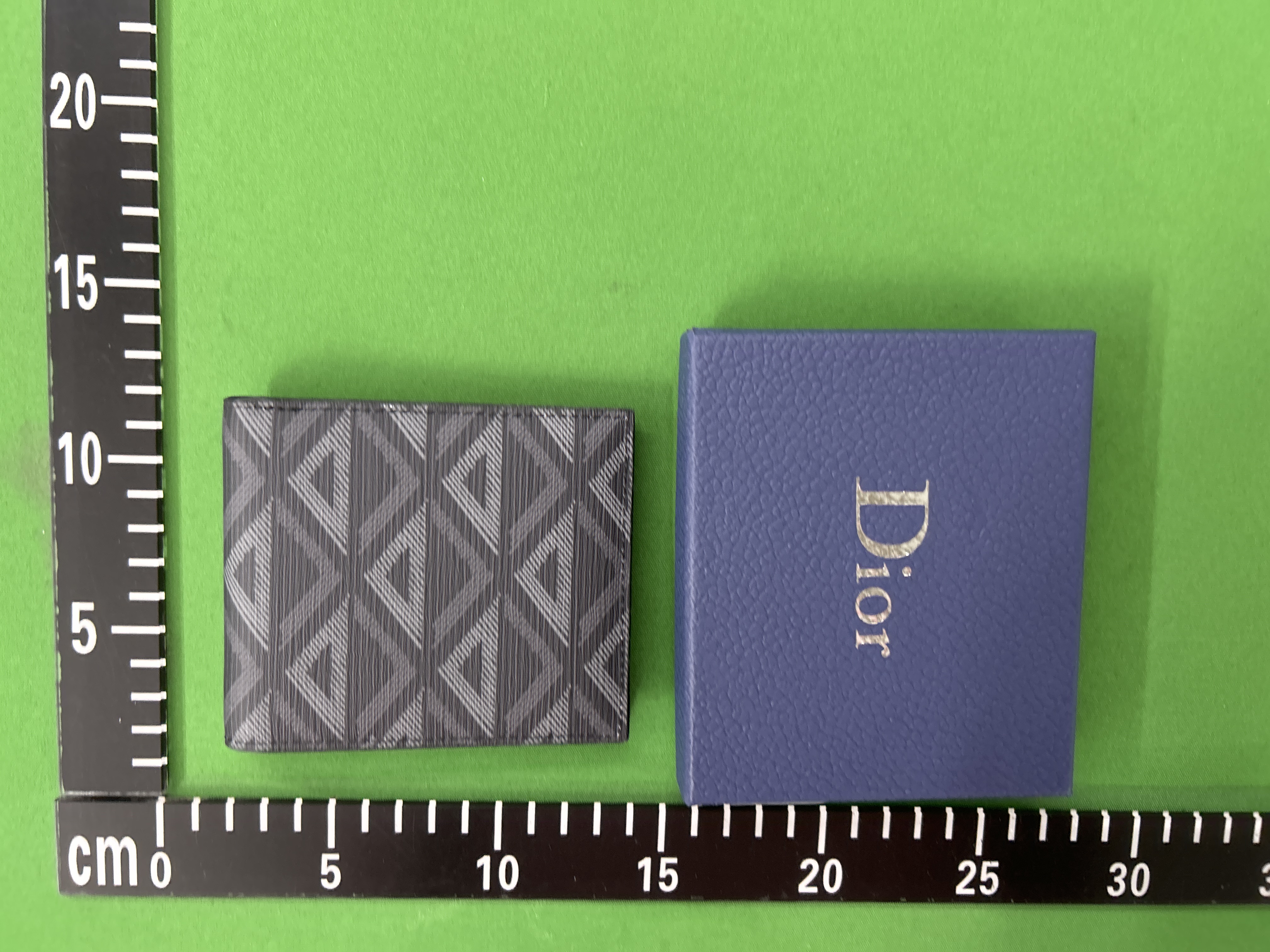 Foto QC 4 de Dior CD Diamond Bifold Wallet Canvas Dior Gray