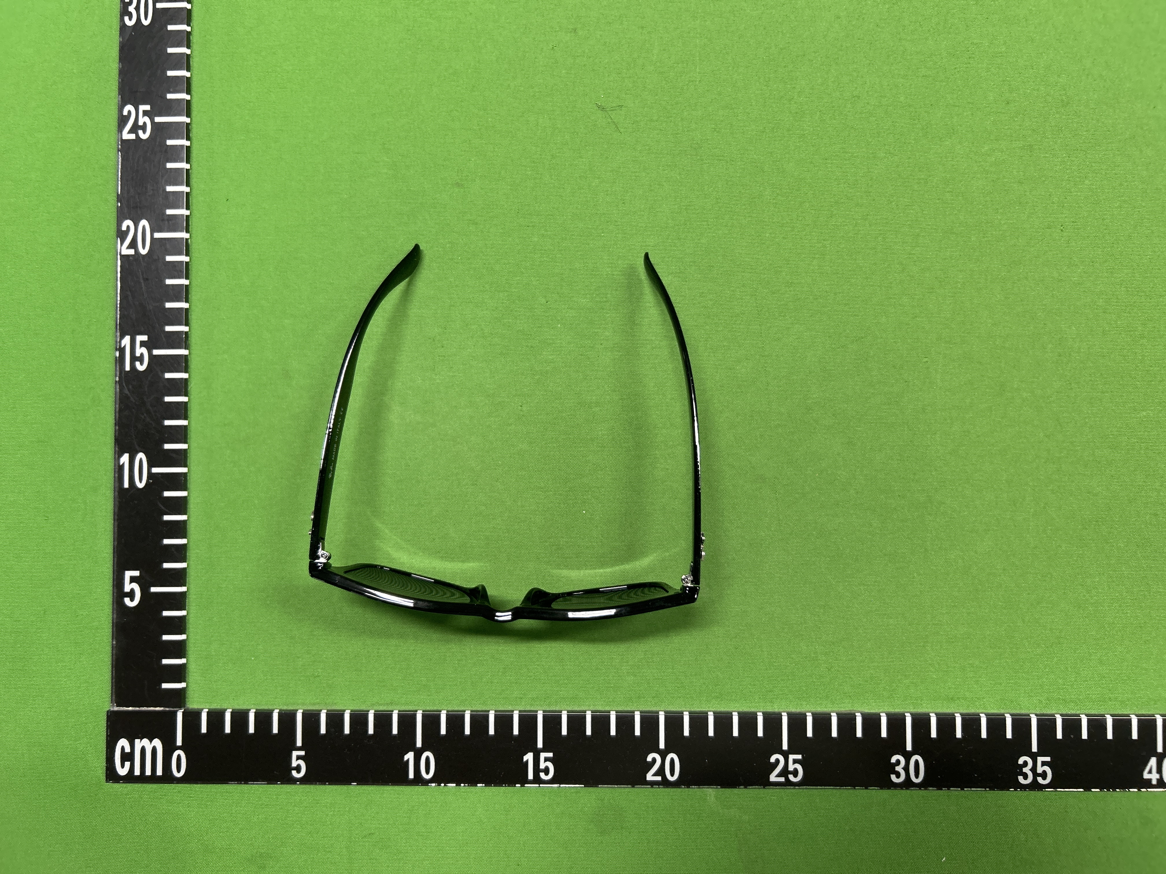 Foto QC 2 de Ray-Ban Original Wayfarer Acetate Sunglasses Black Green (RB2140 901)