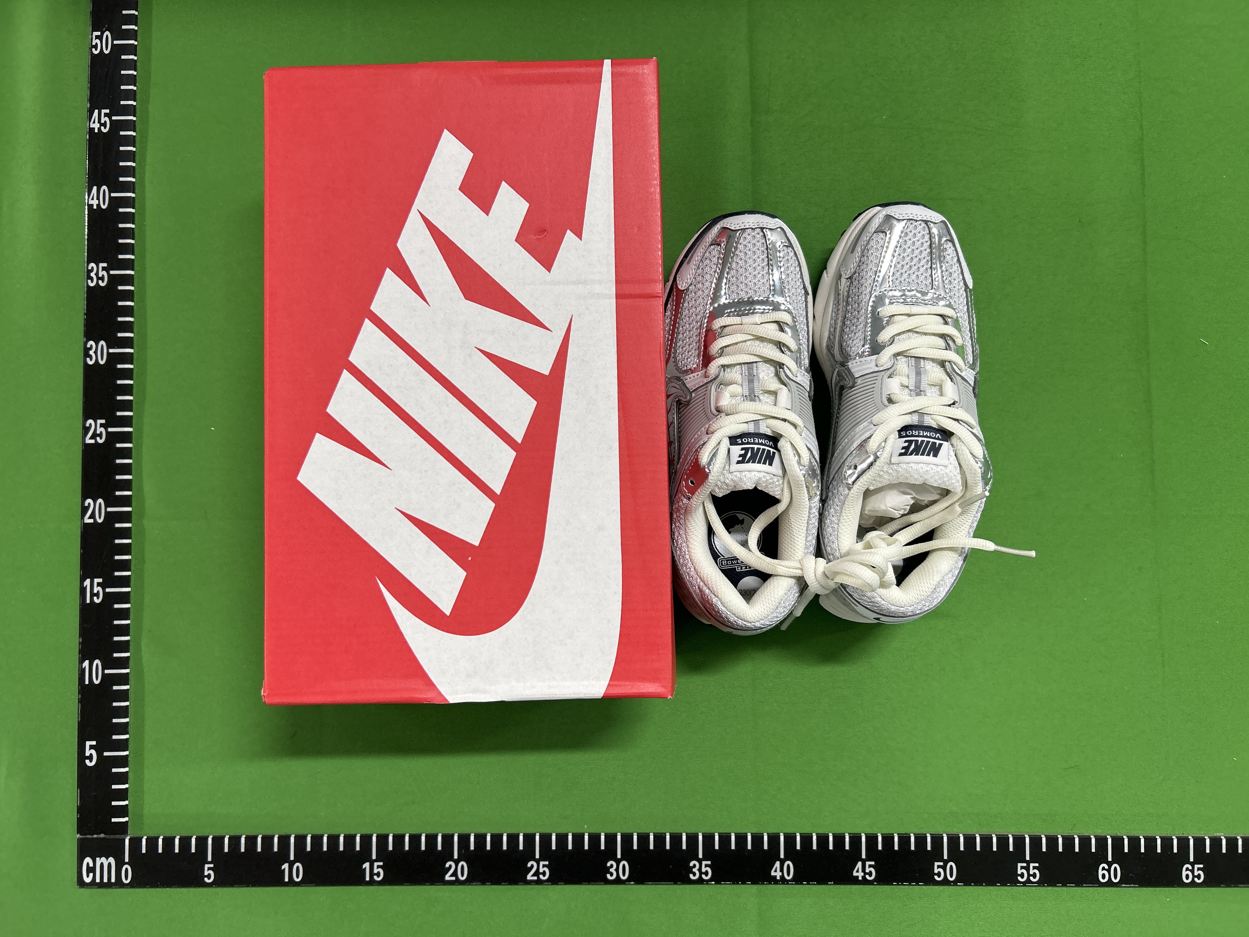 Foto QC 8 de Nike Zoom Vomero 5 Photon Dust Metallic Silver FD0884-025