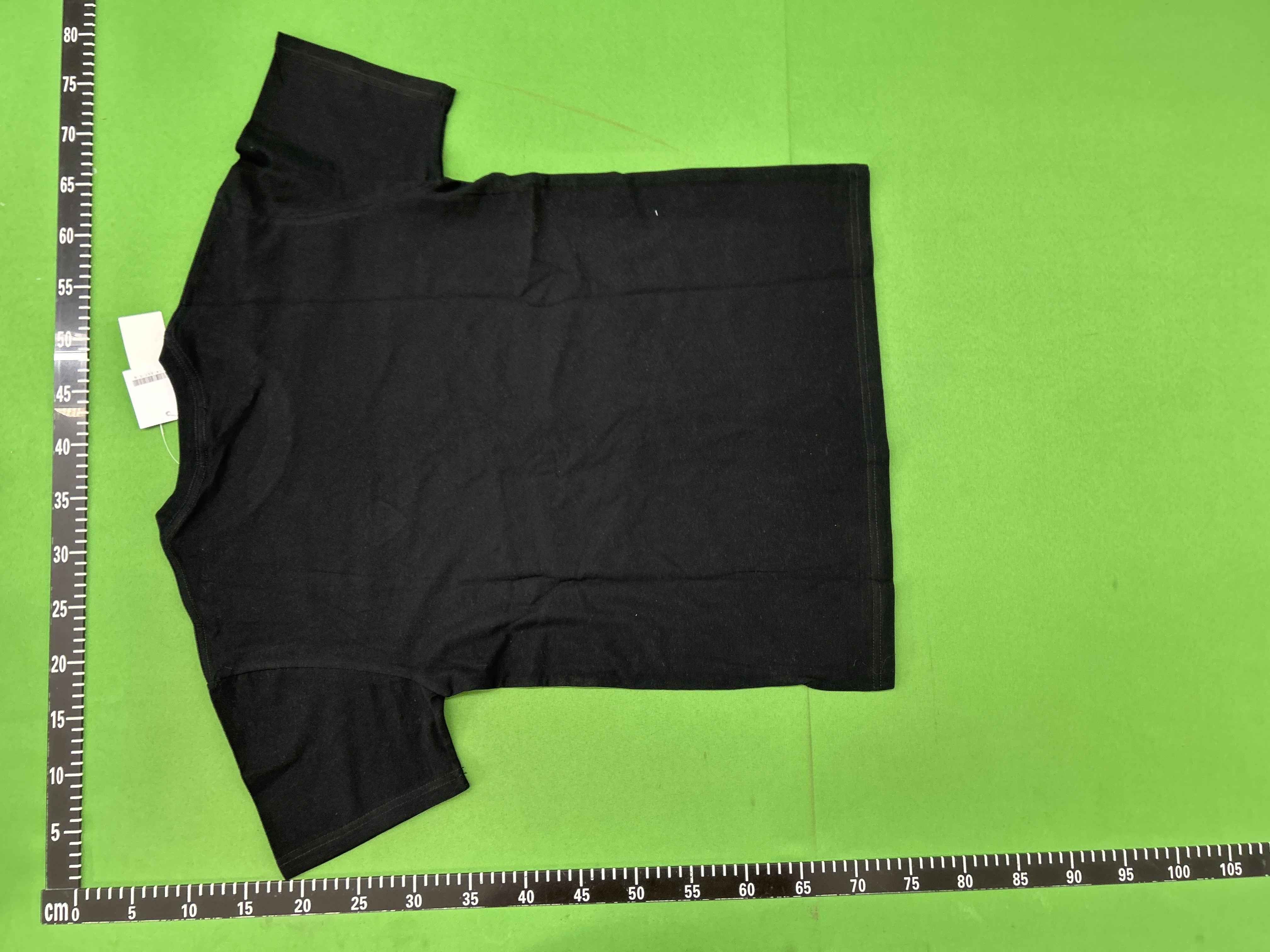 Foto QC 4 de Comme des Garçons PLAY T-shirt Small Black Heart and Large Black Hem Heart Grey
