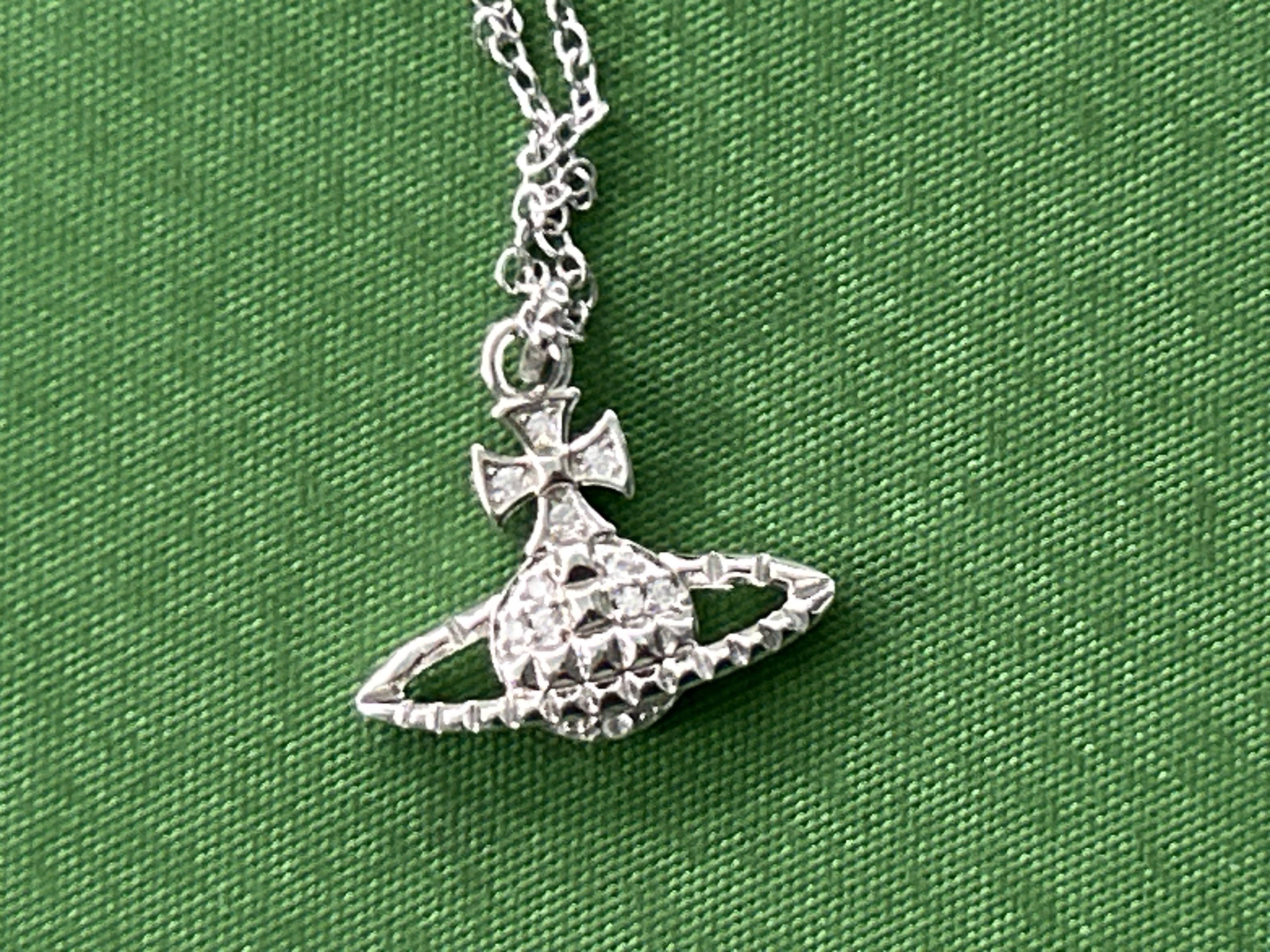 Foto QC 3 de Vivienne Westwood Necklace Metal Crystal Pink