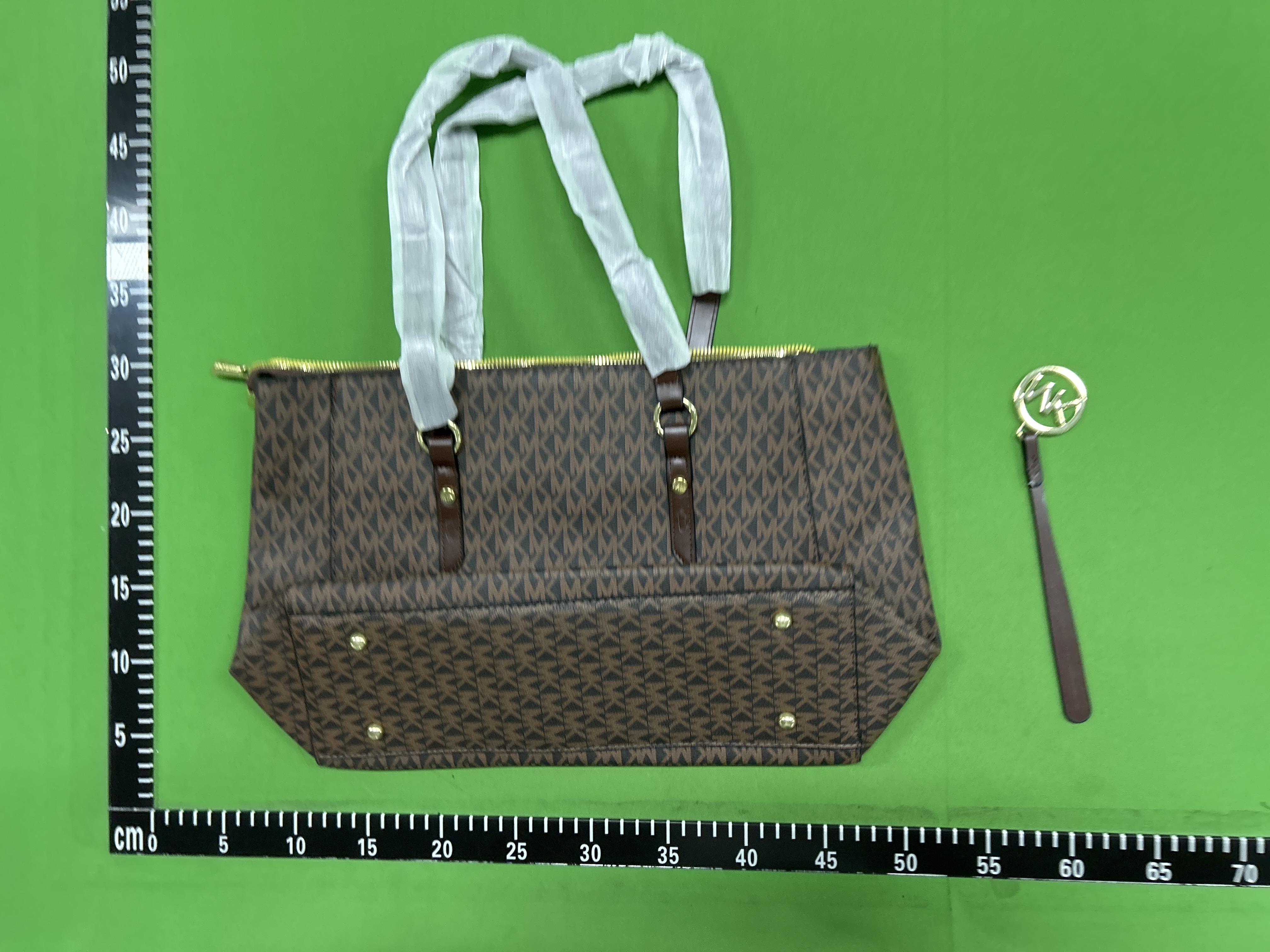 Foto QC 3 de Michael Kors Jet Set Tote 35 Vanilla Signature Canvas