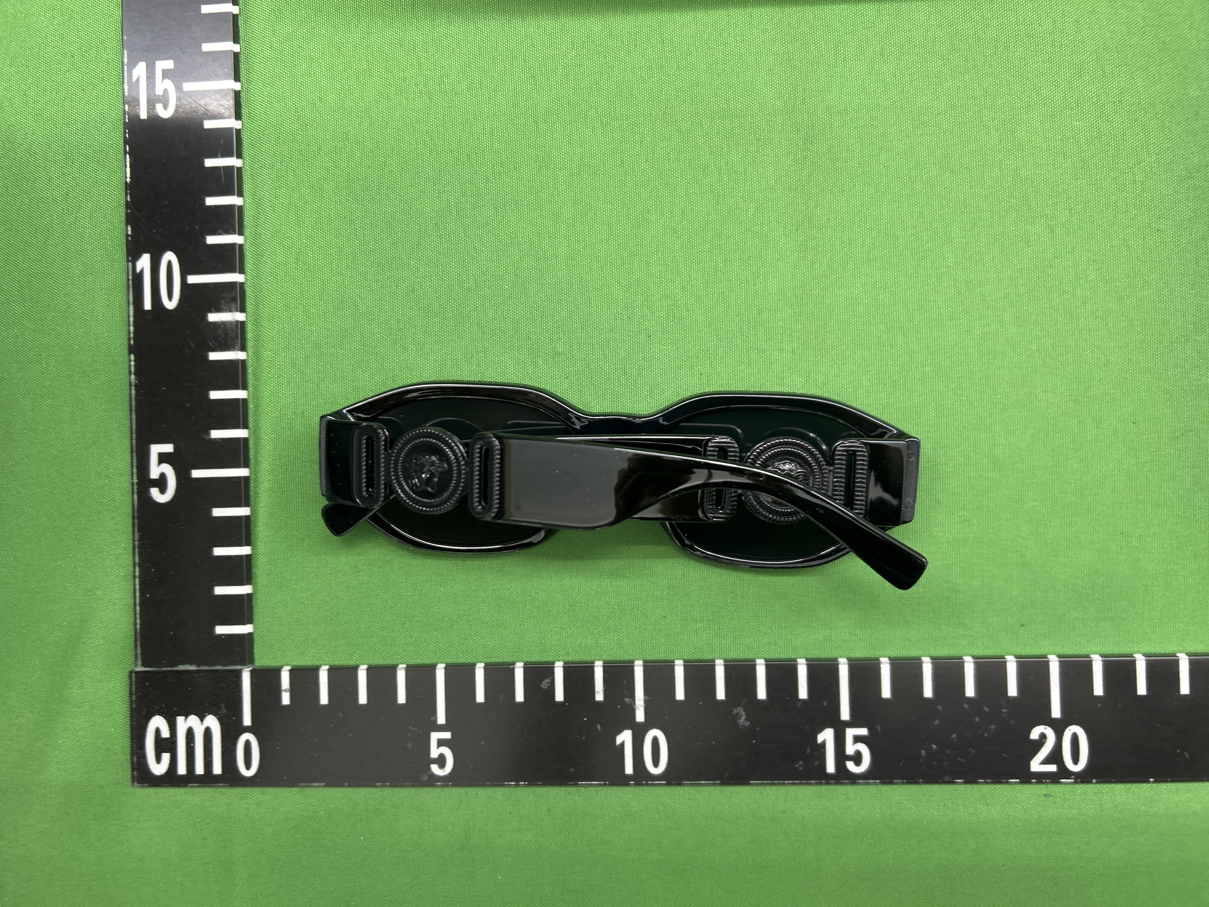 Foto QC 4 de Versace Medusa Biggie Acetate Sunglasses Black Grey (VE4361)