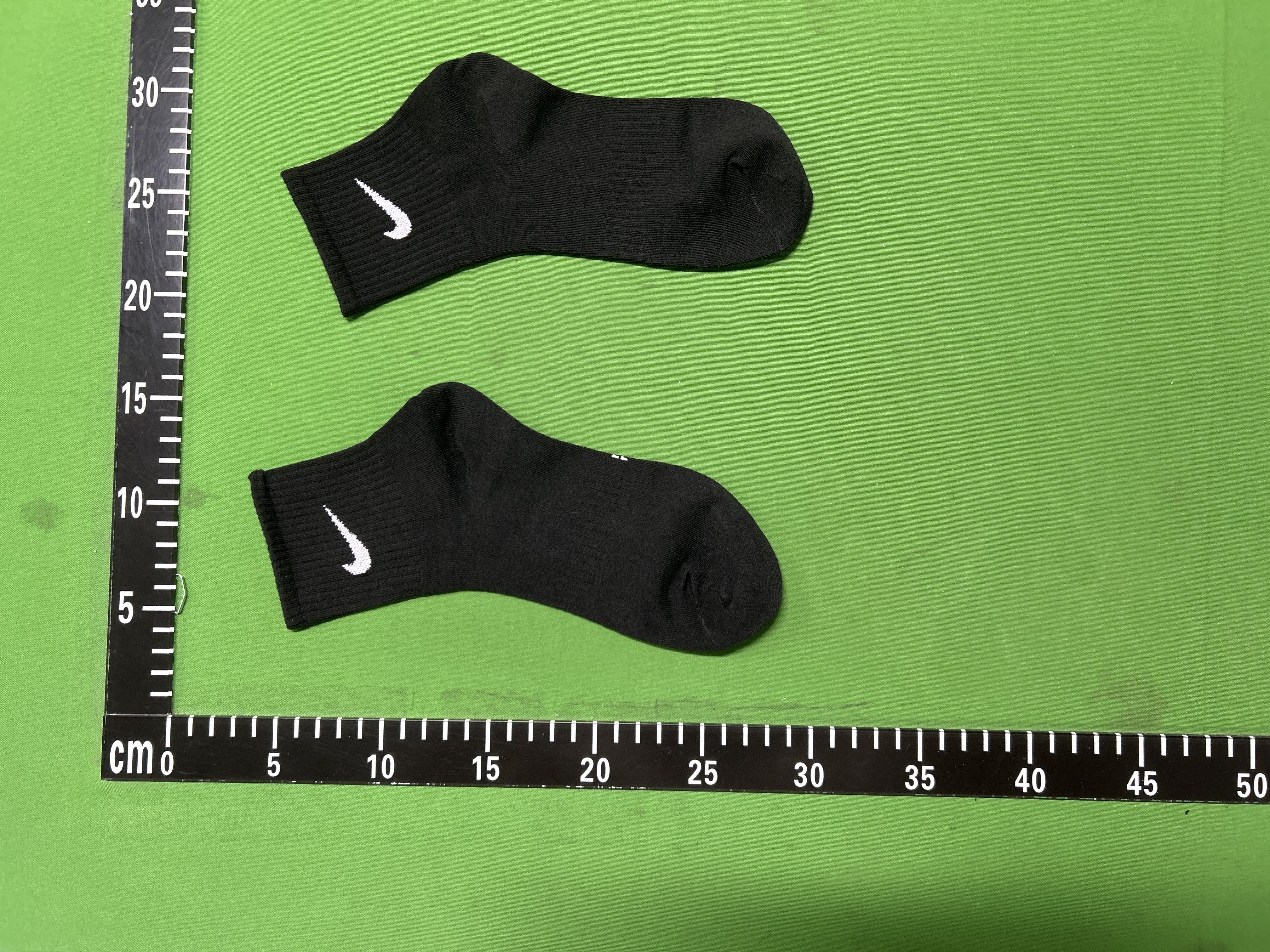 Foto QC 6 de Nike Crew Socks Everyday Cushioned Black White Grey