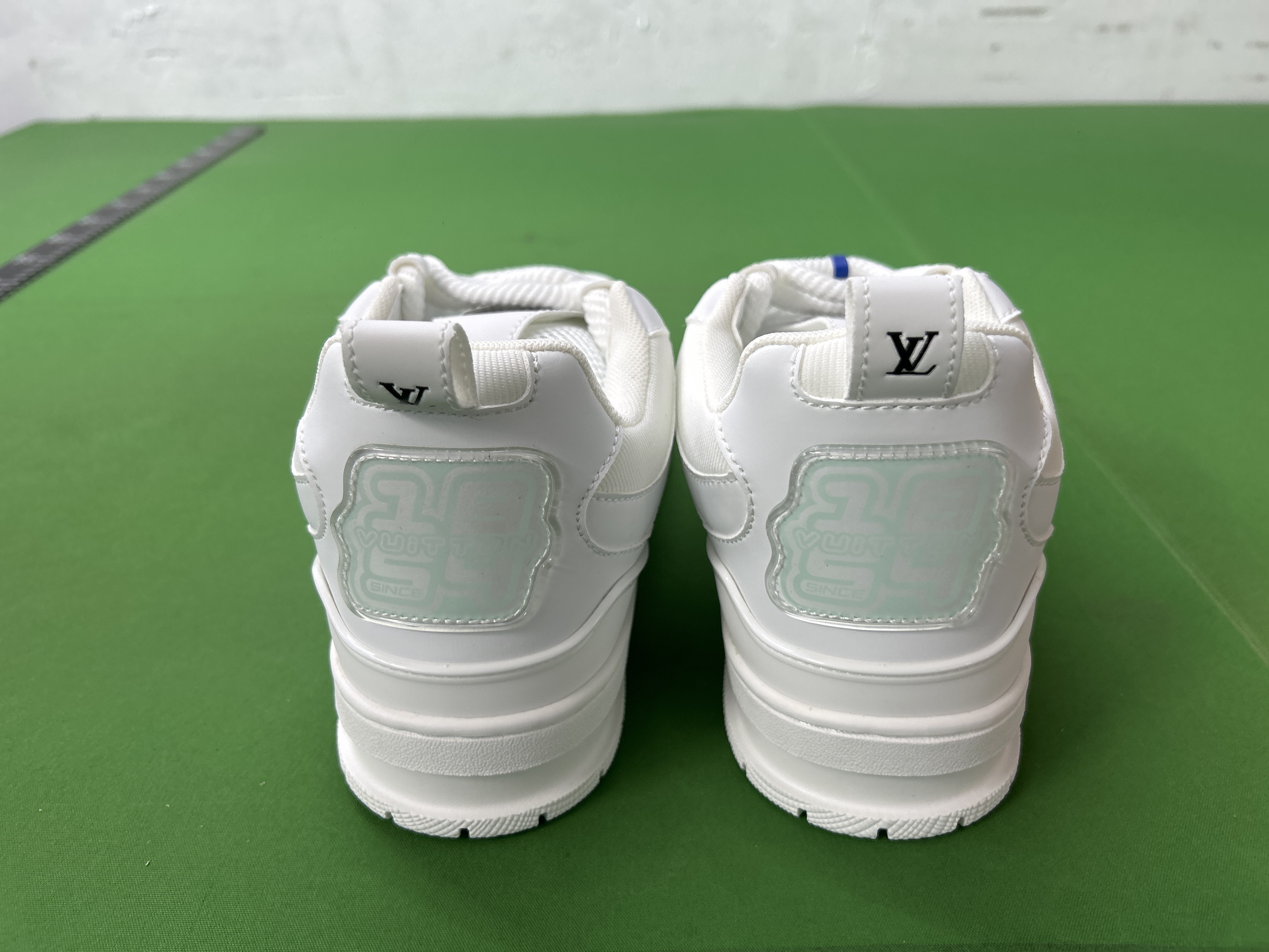 Foto QC 3 de Louis Vuitton LV Skate Sneaker Black White