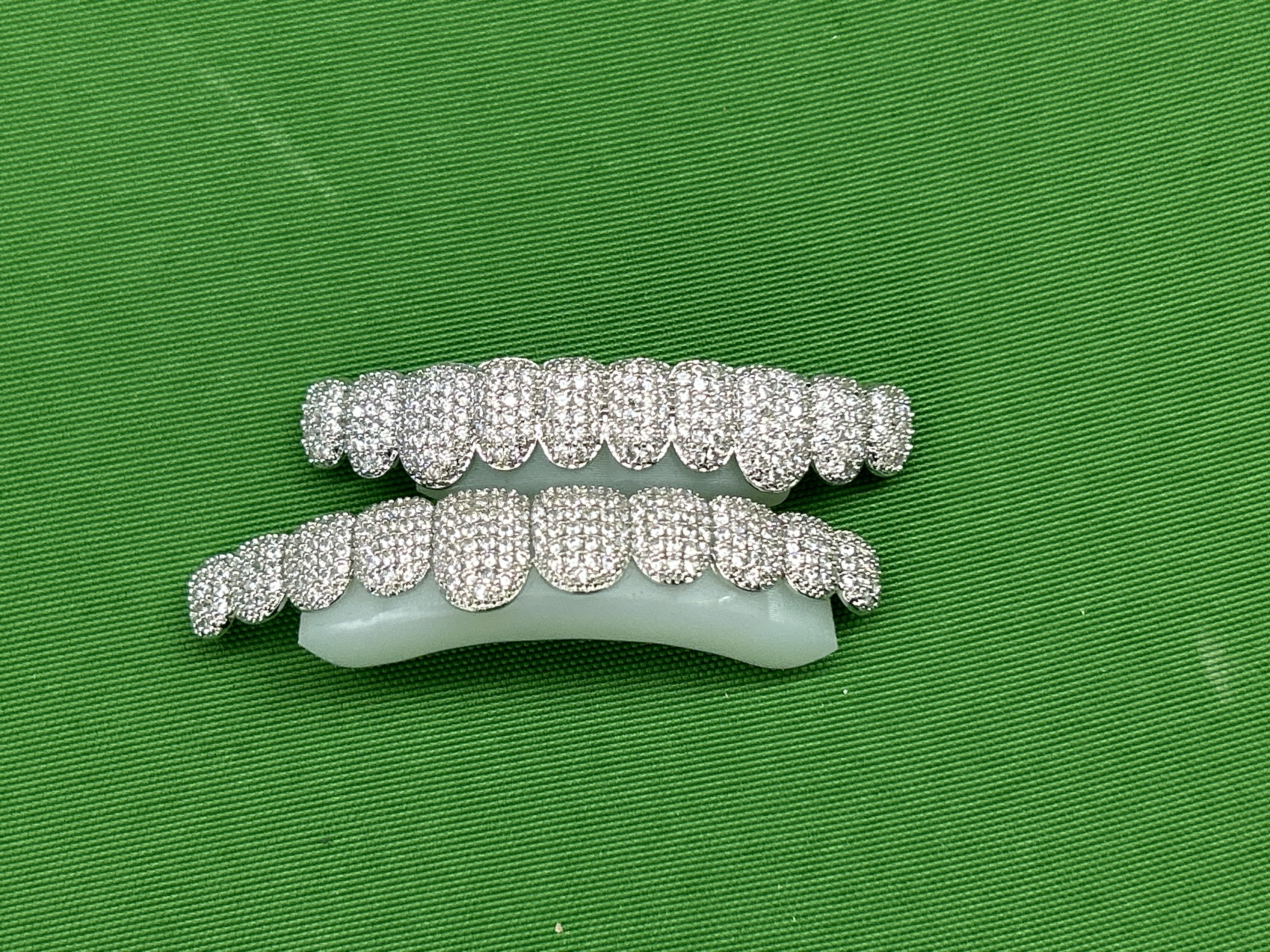 Foto QC 8 de Unbranded Grillz Metal Cubic Zirconia Silver