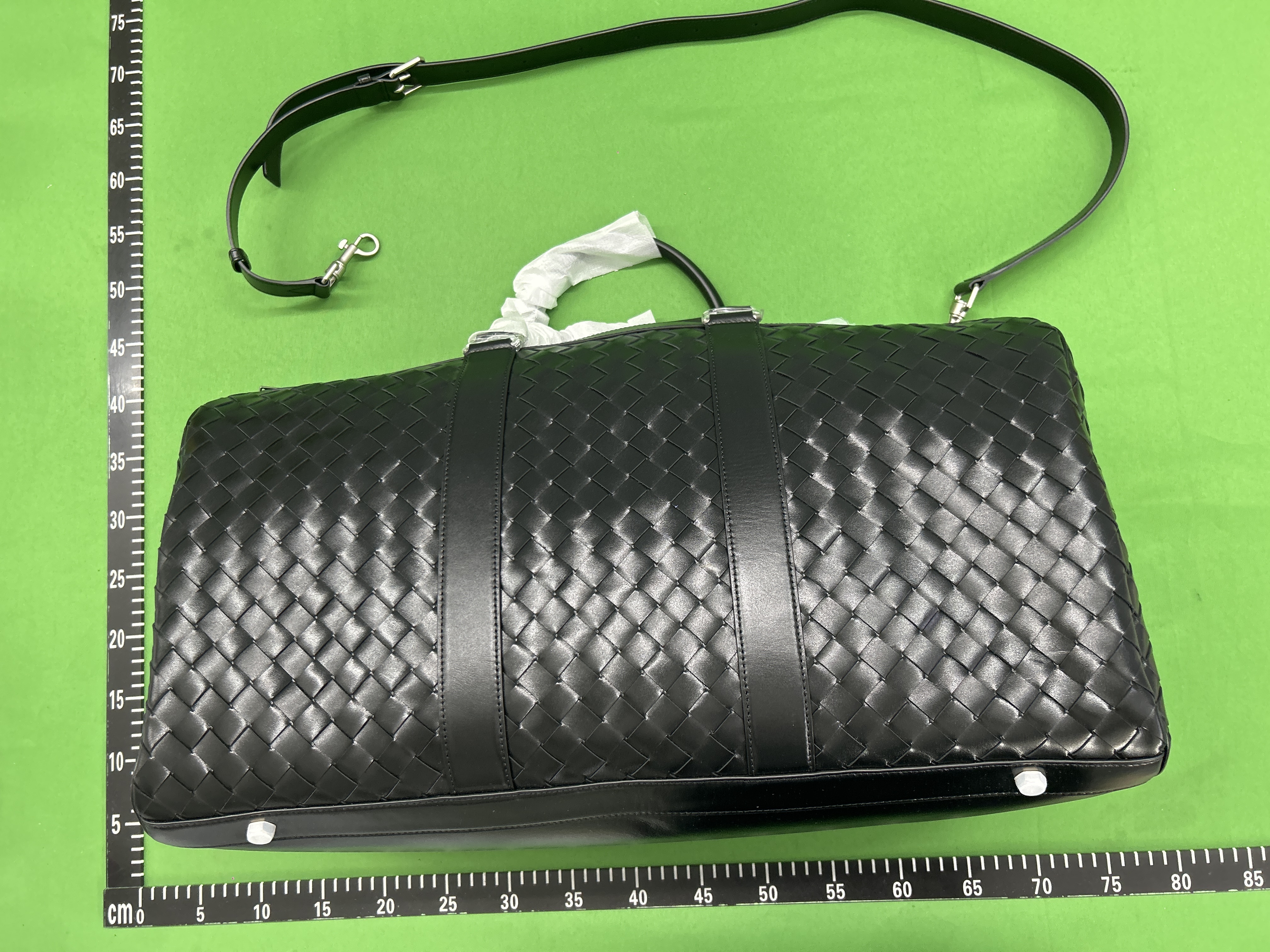 Foto QC 7 de Bottega Veneta Intrecciato Duffle Bag Medium Black Leather