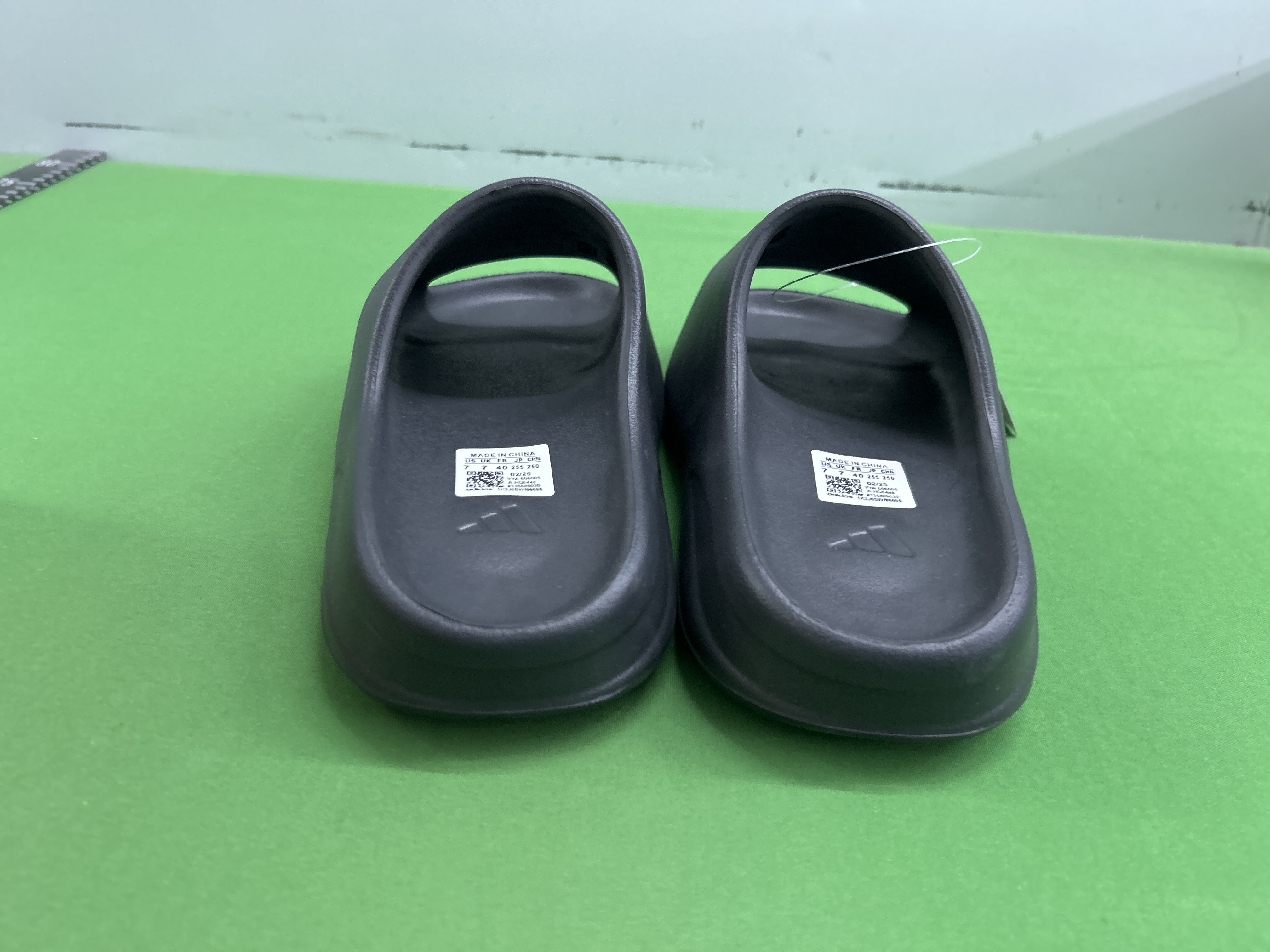 Foto QC 2 de adidas Yeezy Slide EVA Earth Brown FV8425