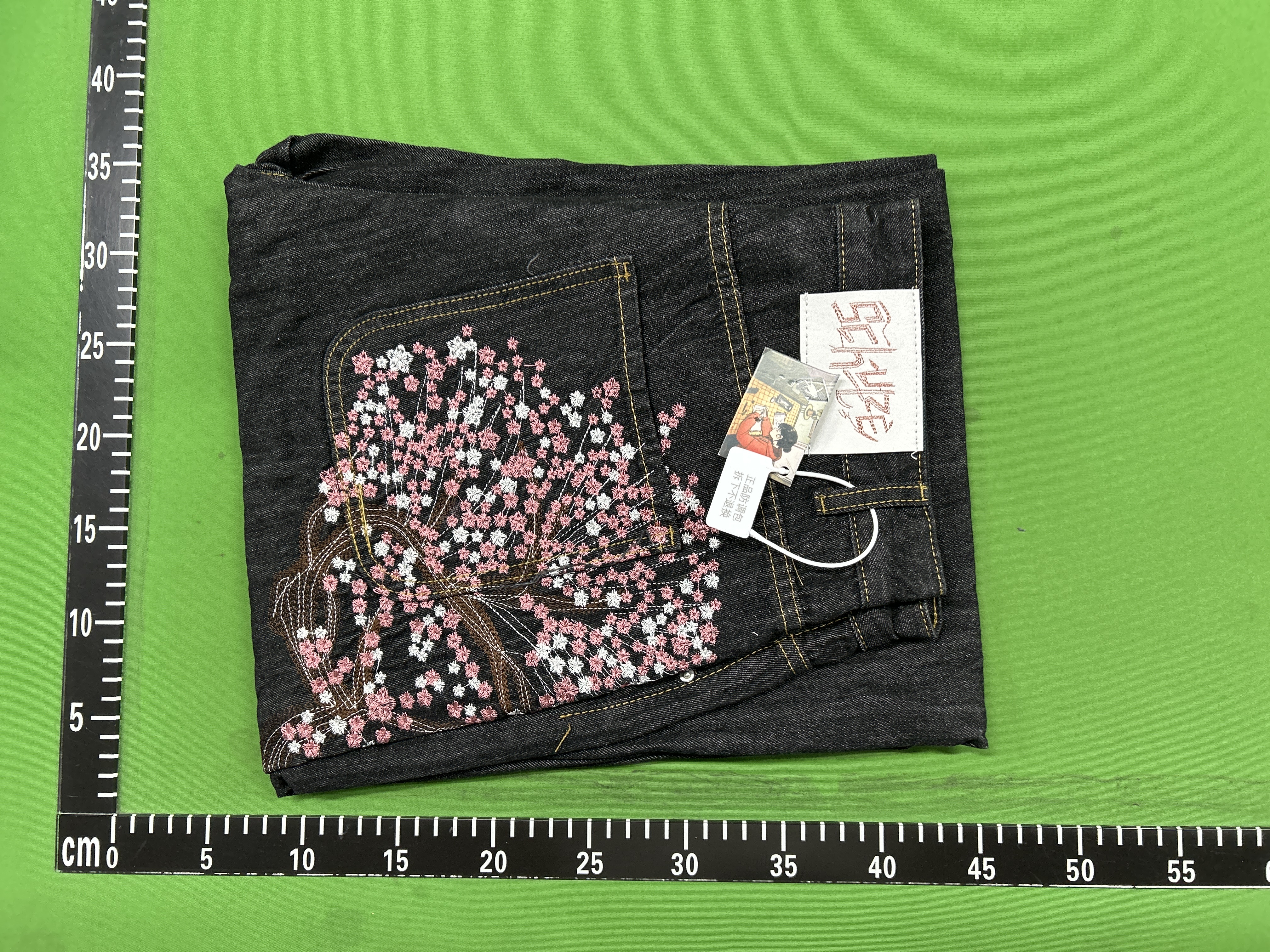 Foto QC 5 de derschutze Jeans Plum Blossom Embroidery Straight Black