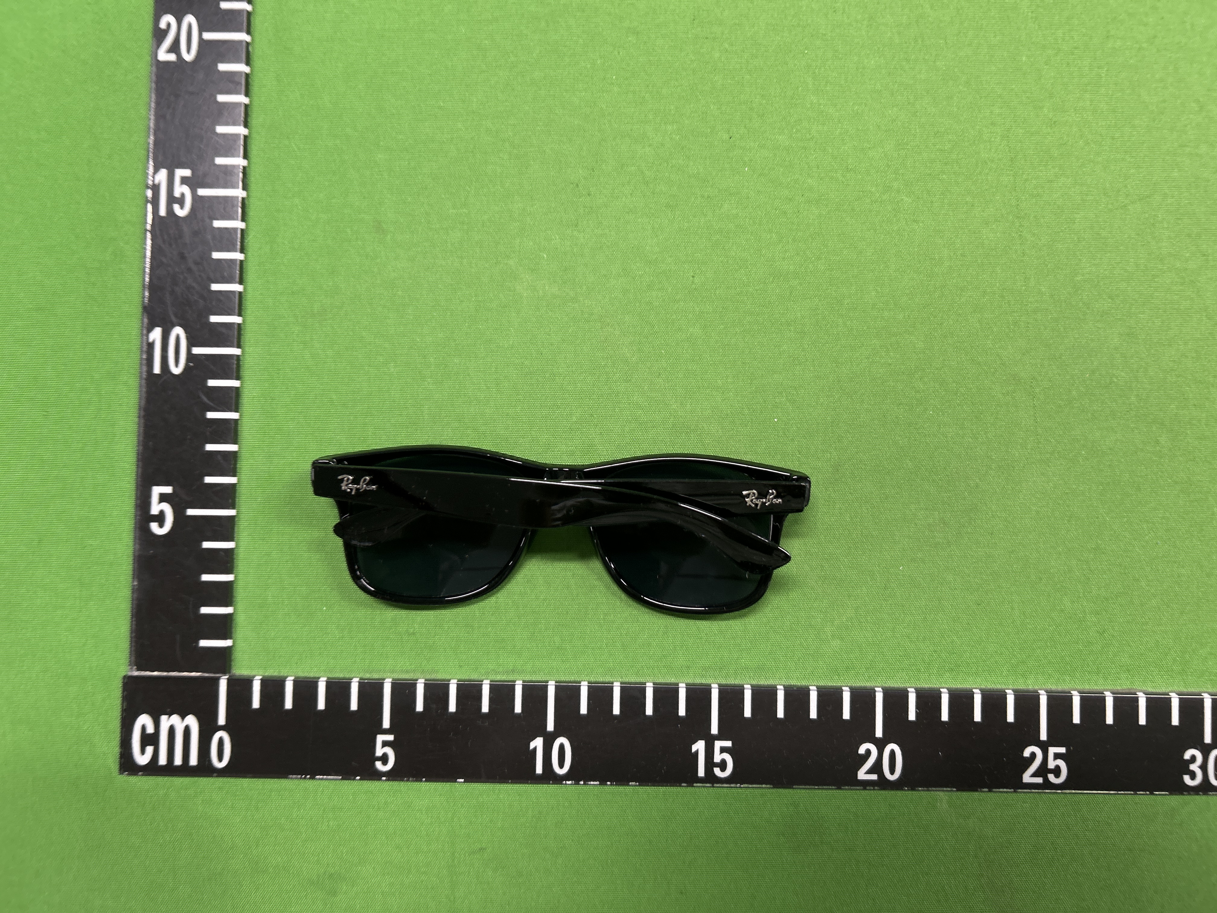 Foto QC 5 de Ray-Ban Original Wayfarer Acetate Sunglasses Black Green (RB2140 901)