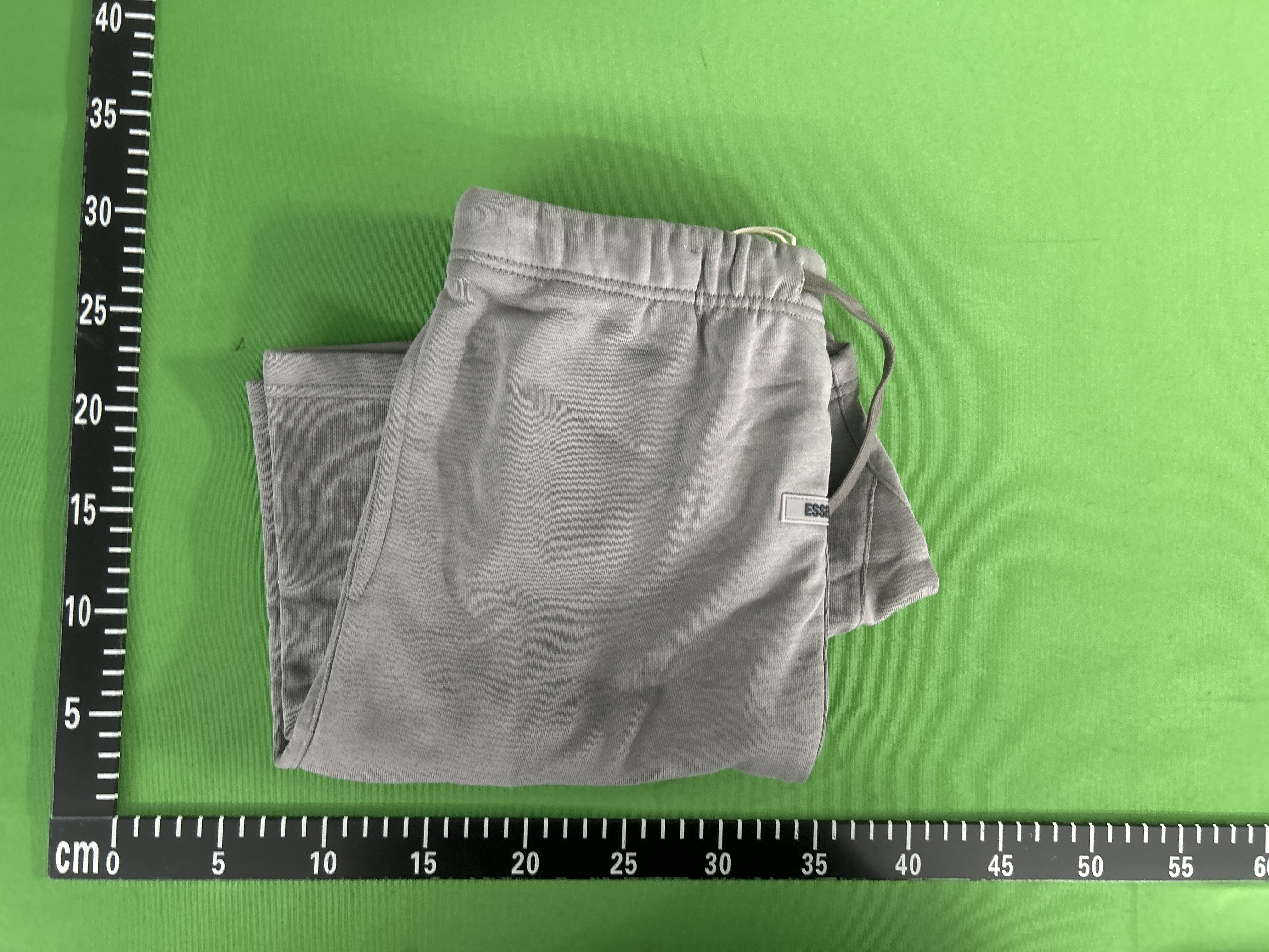 Foto QC 1 de Fear of God Essentials Sweat Shorts Cotton Tan