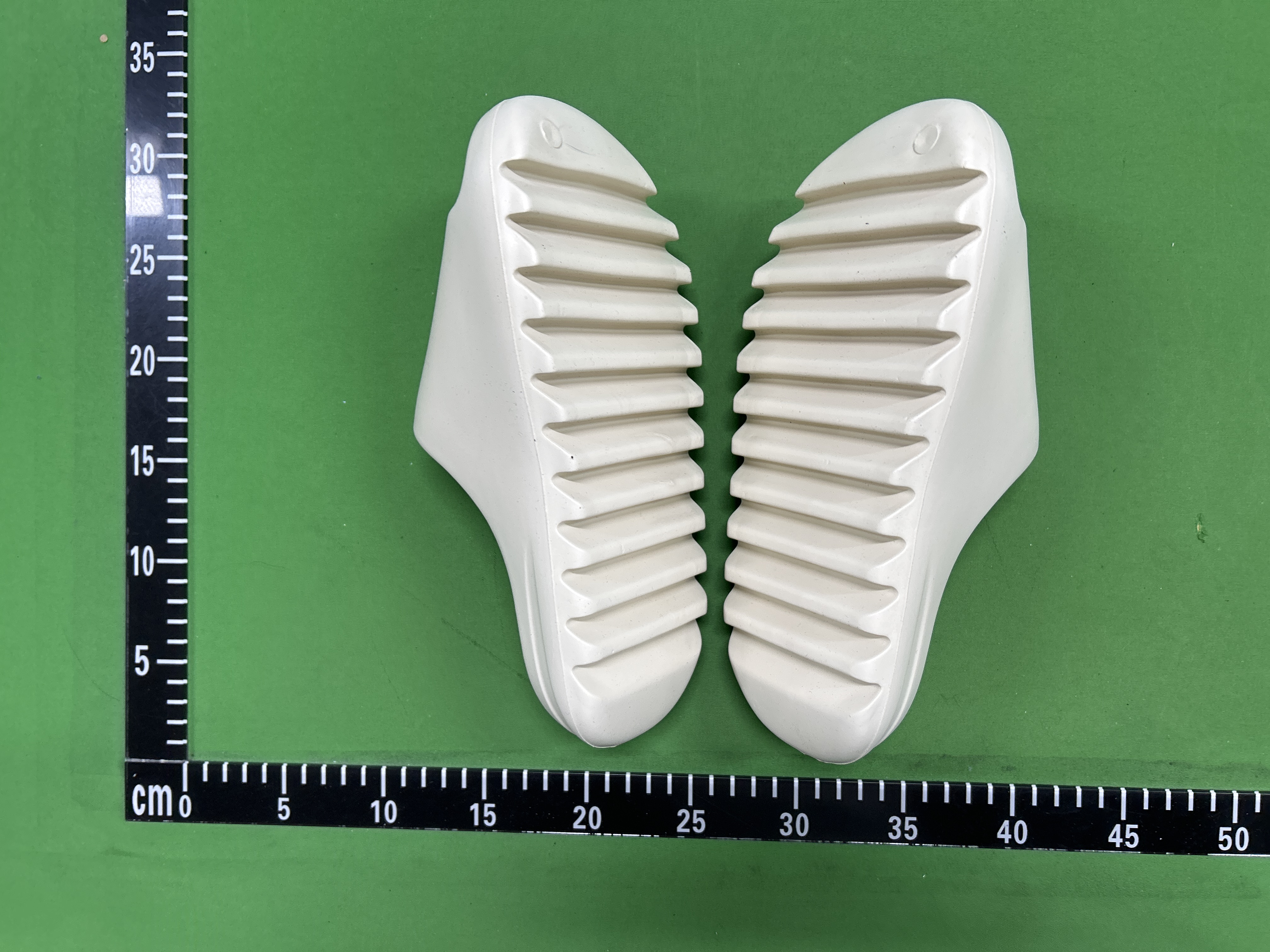 Foto QC 4 de adidas Yeezy Slide Foam Desert Sand FW6344