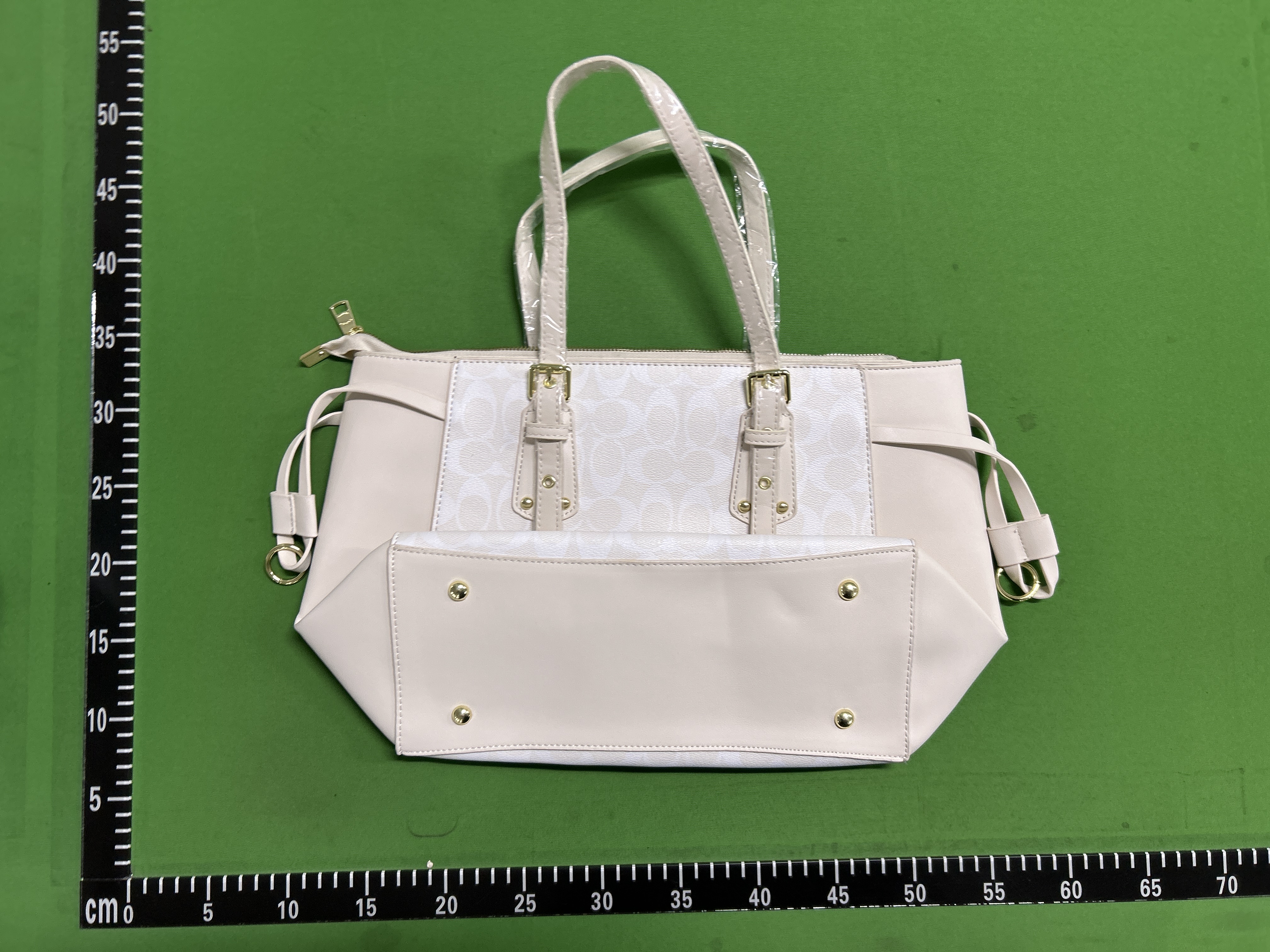 Foto QC 2 de Michael Kors Jet Set Tote 35 Vanilla Signature Canvas
