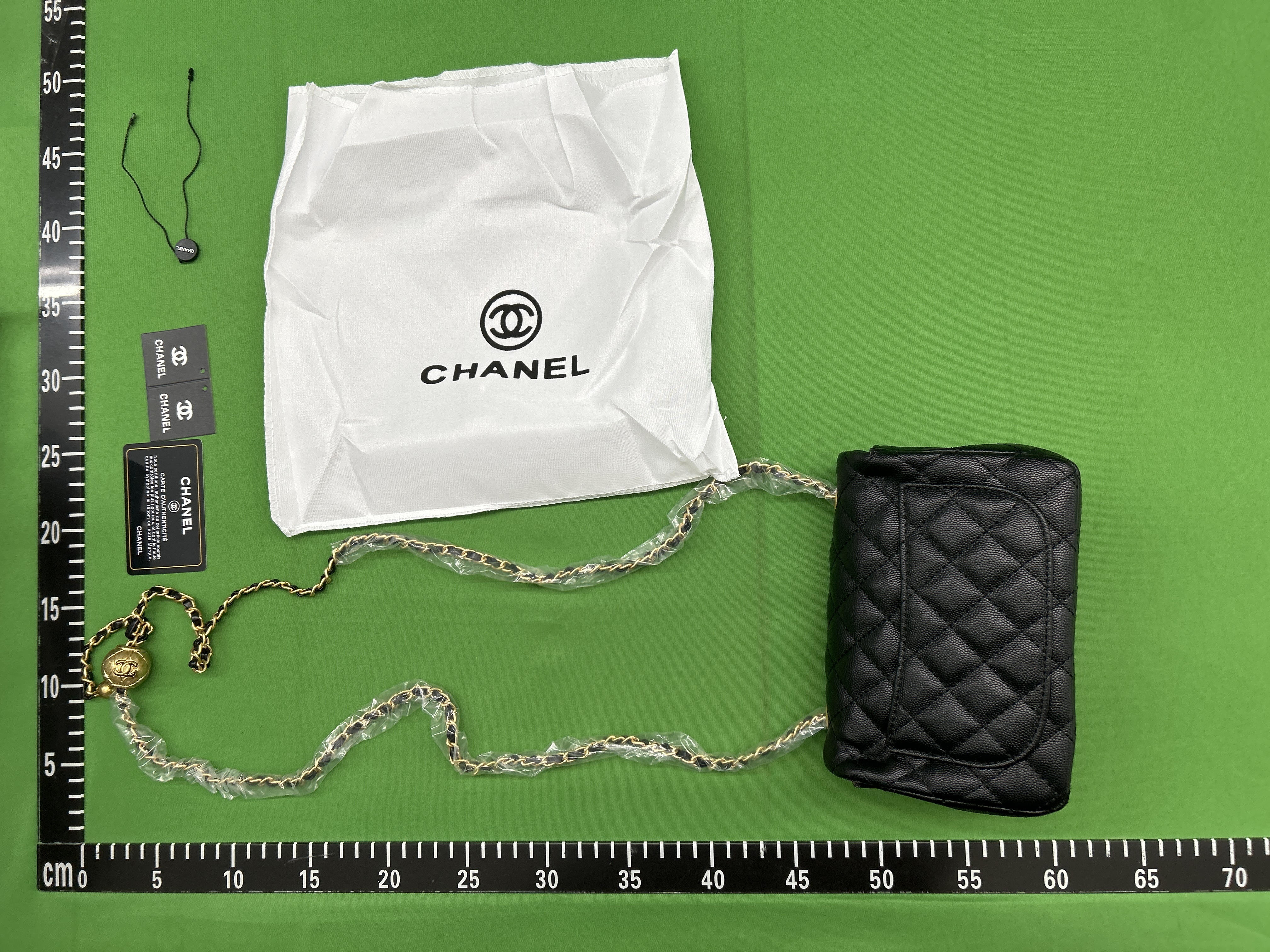 Foto QC 8 de Chanel Pearl Crush Classic Flap Mini Black Caviar