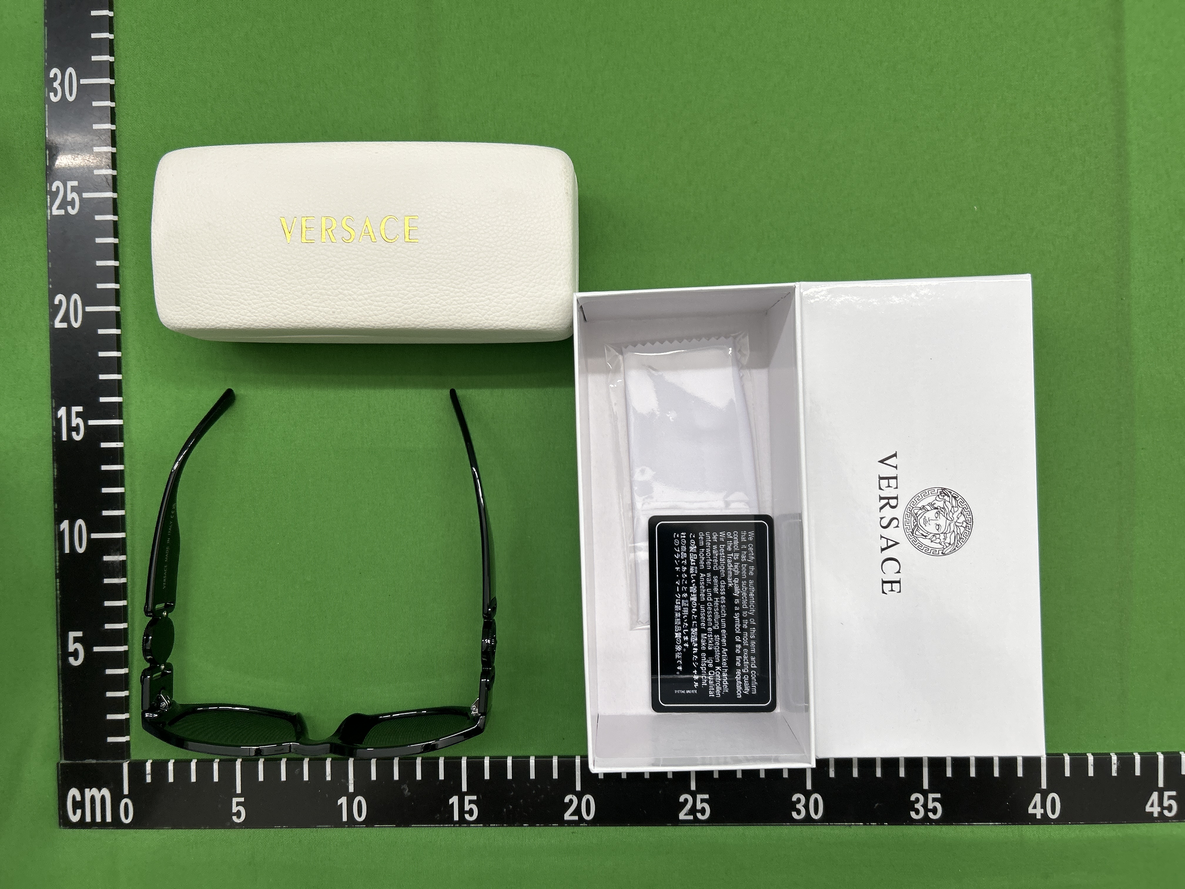Foto QC 1 de Versace Medusa Biggie Acetate Sunglasses Black Grey (VE4361)