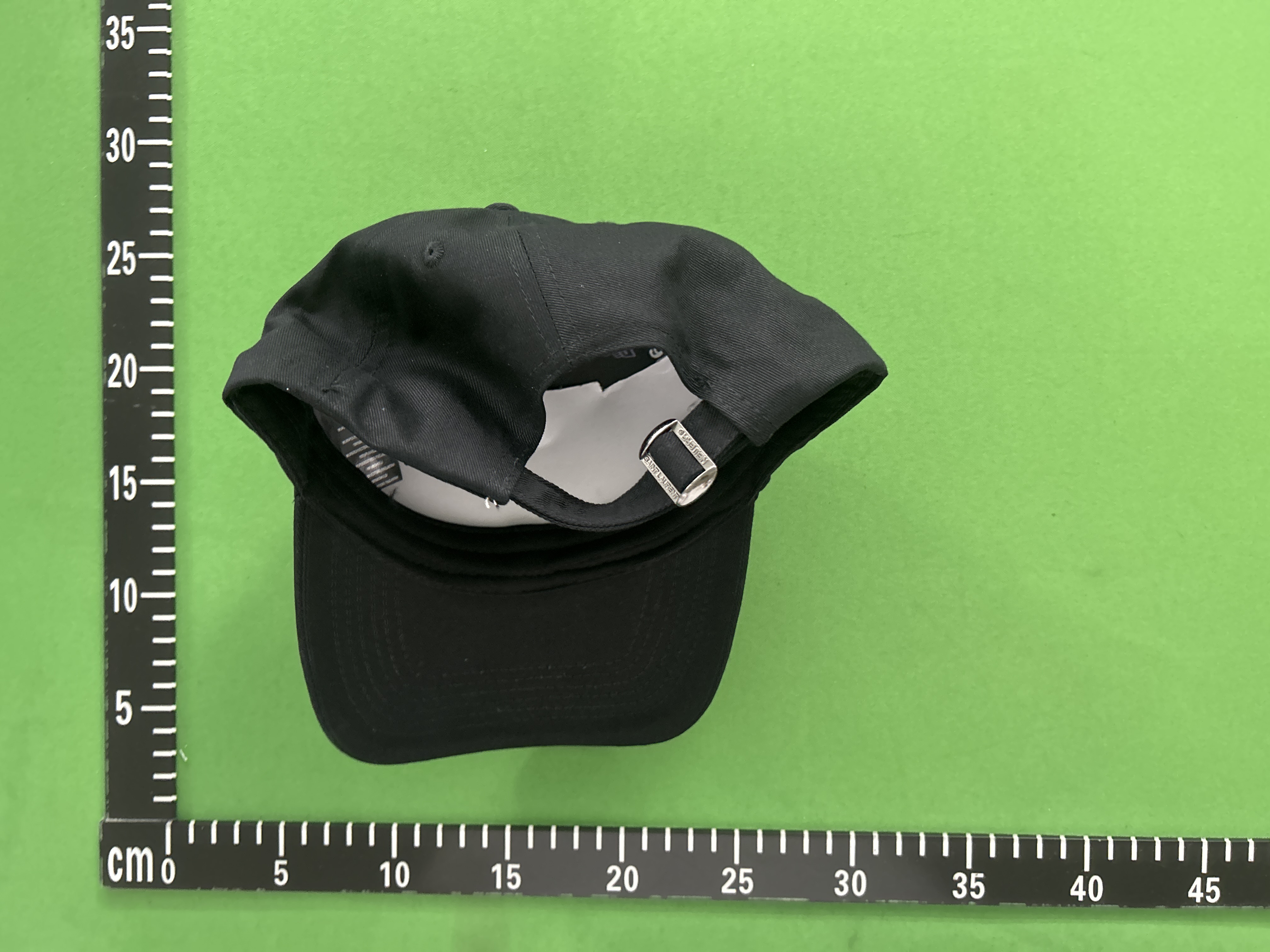 Foto QC 6 de Saint Laurent YSL Logo Cap Black Gold