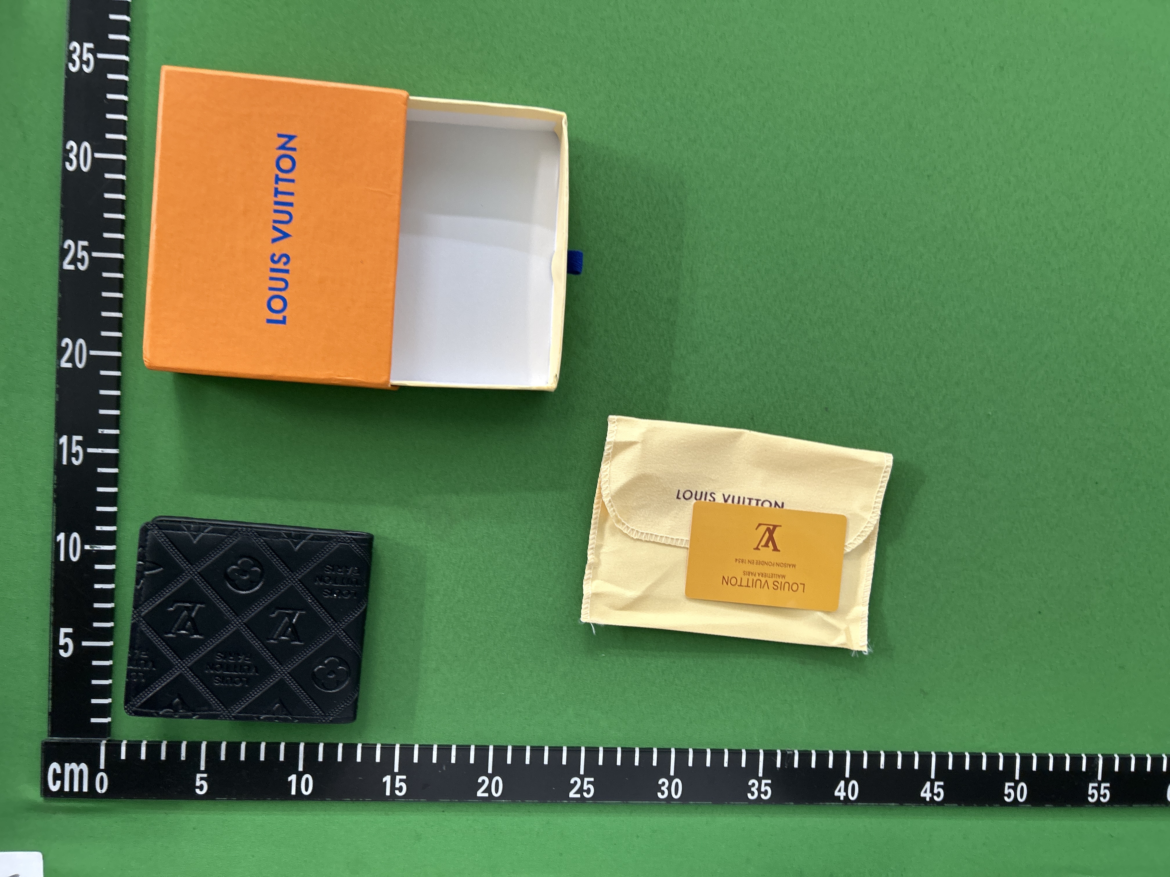 Foto QC 2 de Louis Vuitton Multiple Wallet Epi Leather Black