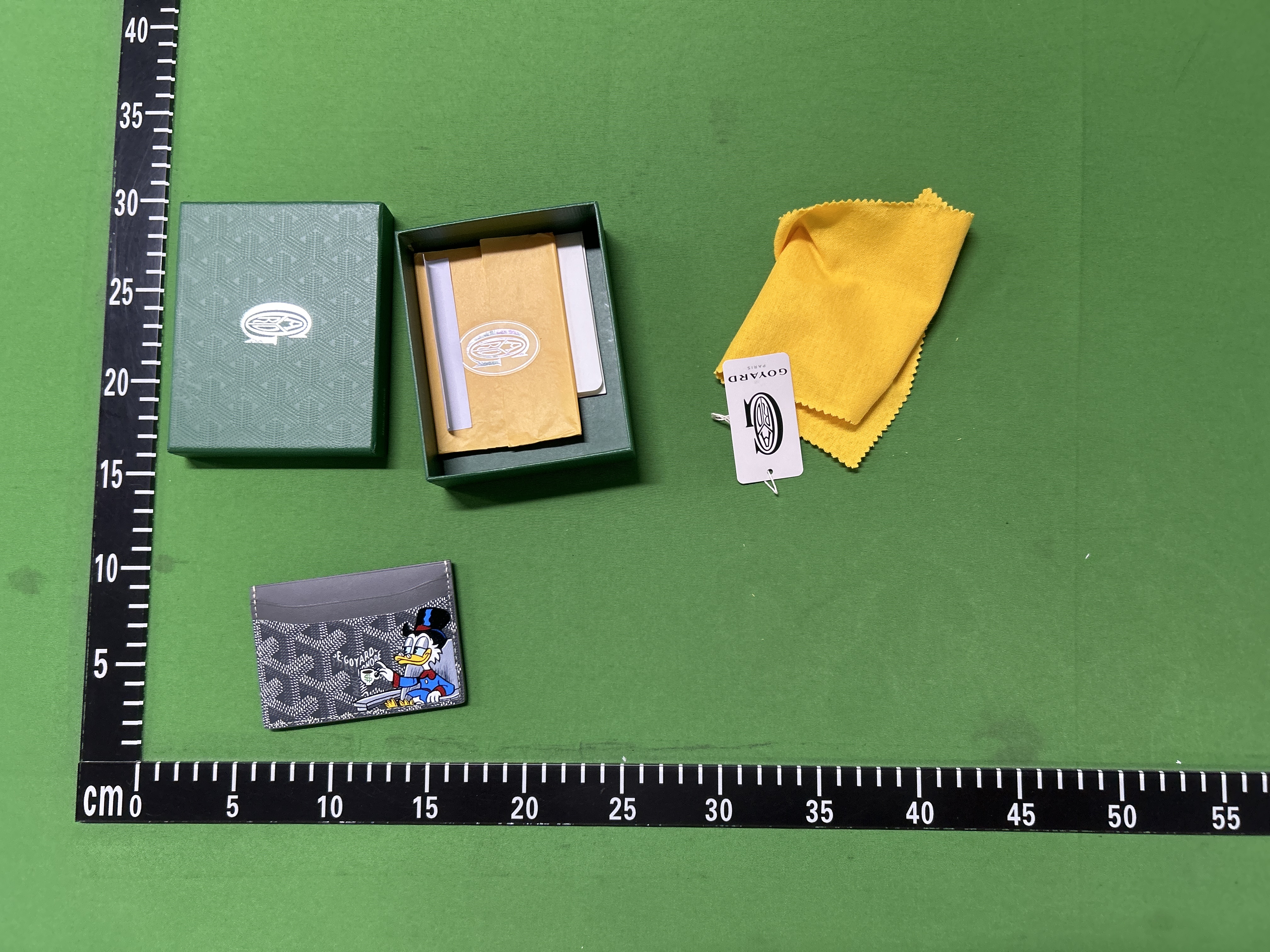 Foto QC 4 de Goyard Scrooge McDuck Saint Sulpice Card Holder Goyardine Grey