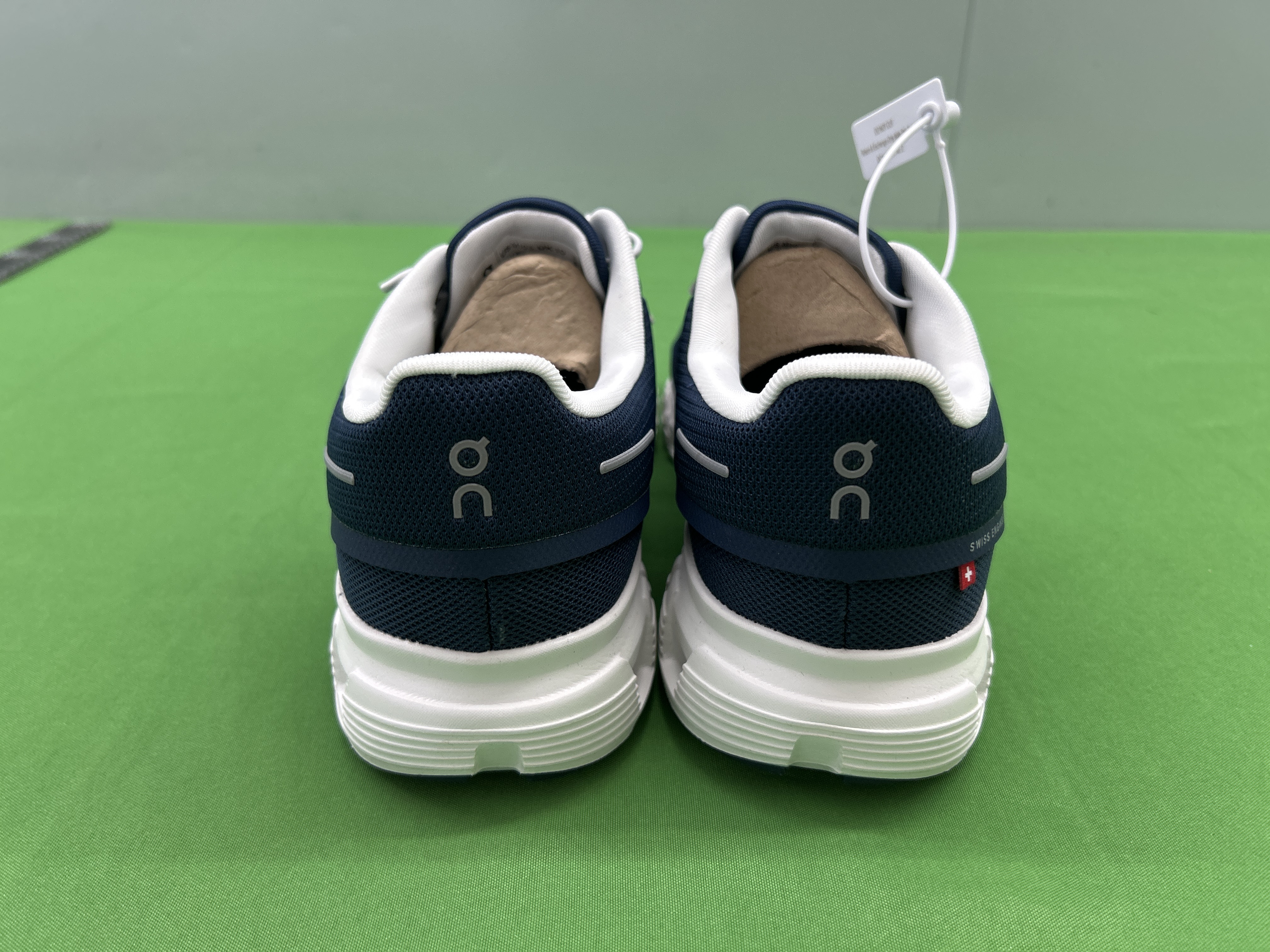 Foto QC 3 de On Cloud 6 Low Midnight White 3MF10070692