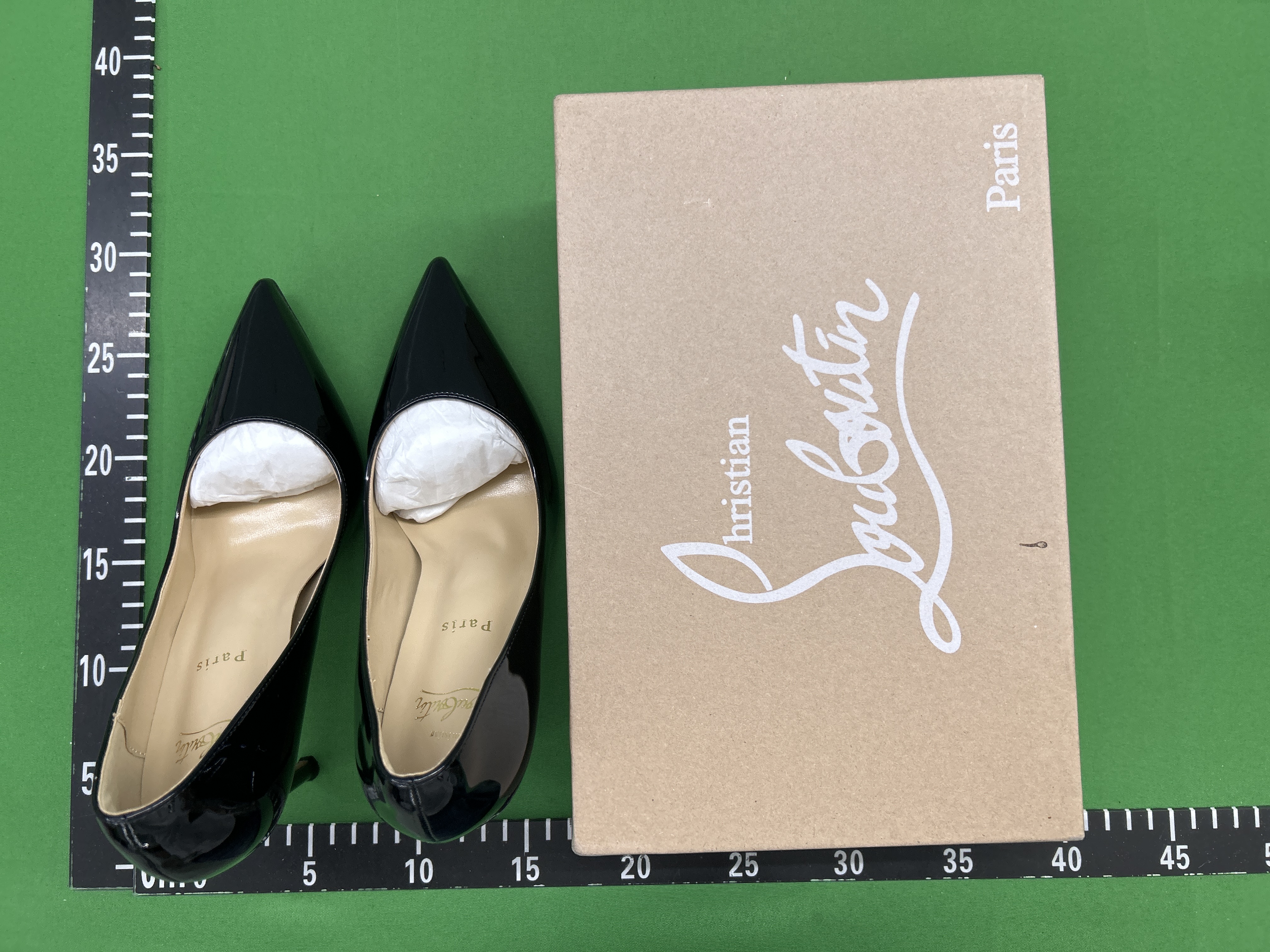 Foto QC 2 de Christian Louboutin So Kate Patent Leather Pointed-Toe Pumps Black