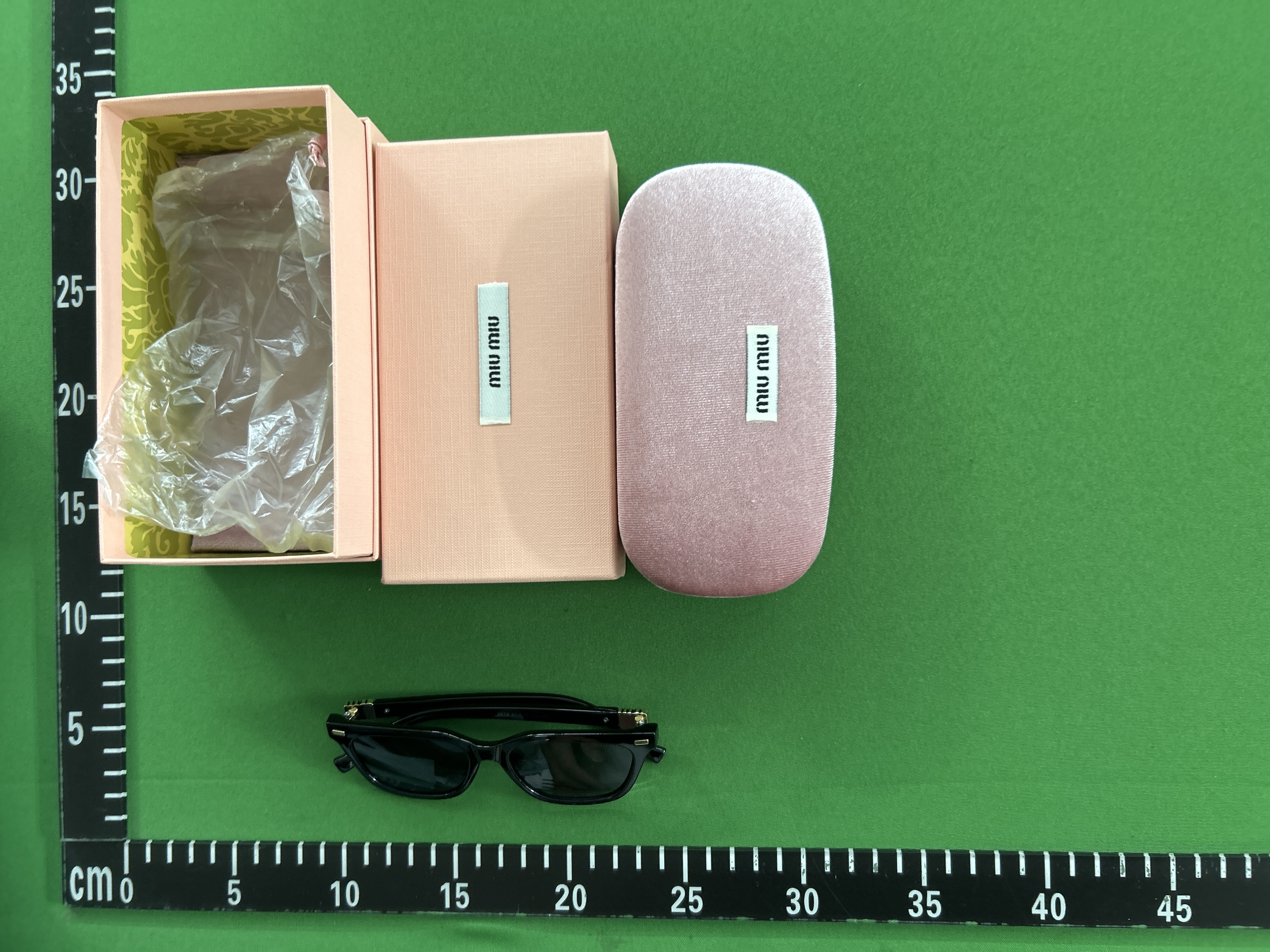 Foto QC 1 de Miu Miu Rectangle-Frame Acetate Sunglasses Black Black (SMU04Z)