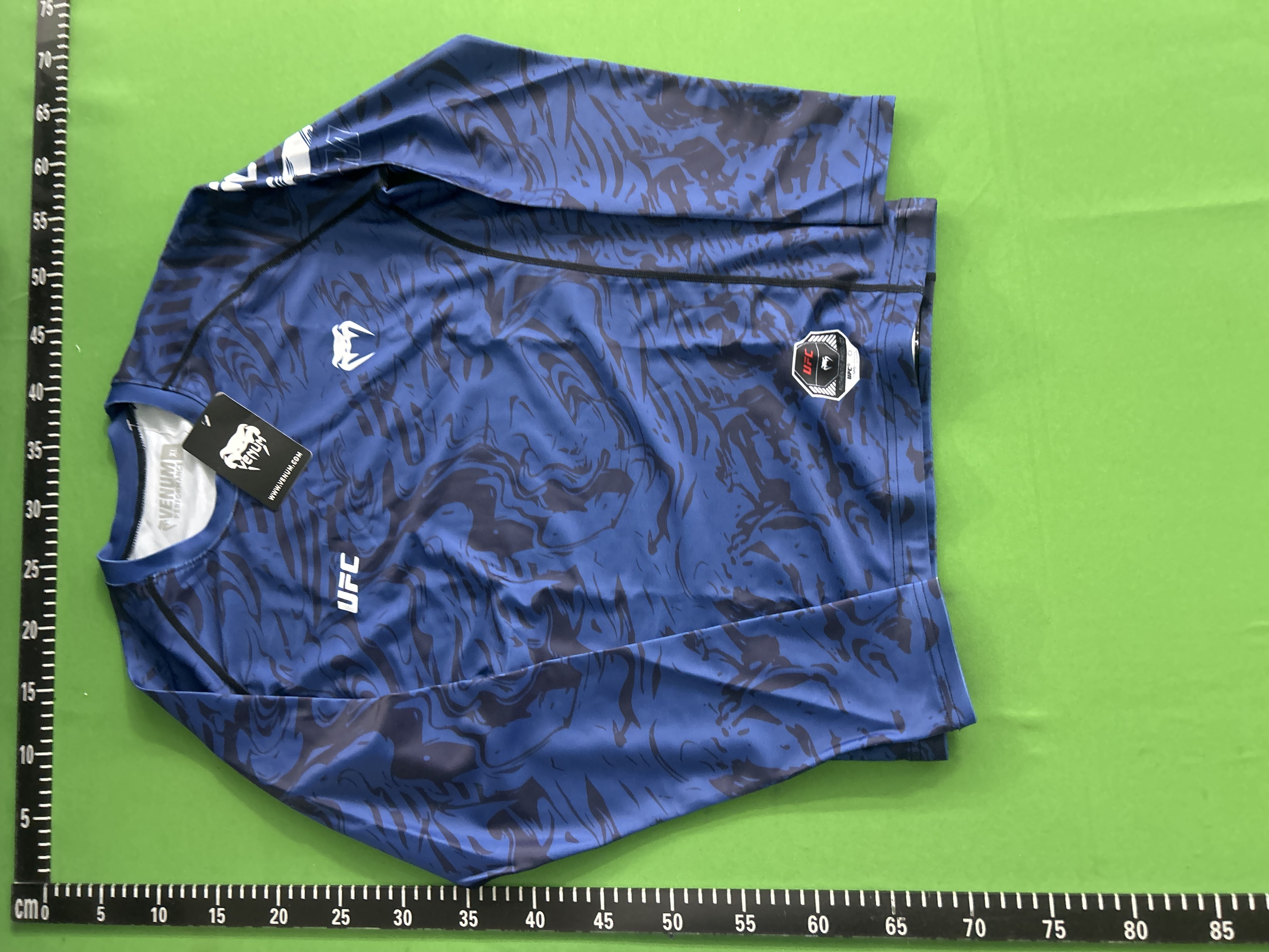 Foto QC 1 de Venum UFC Authentic Fight Week T-shirt Long Sleeve Rash Guard Navy Blue