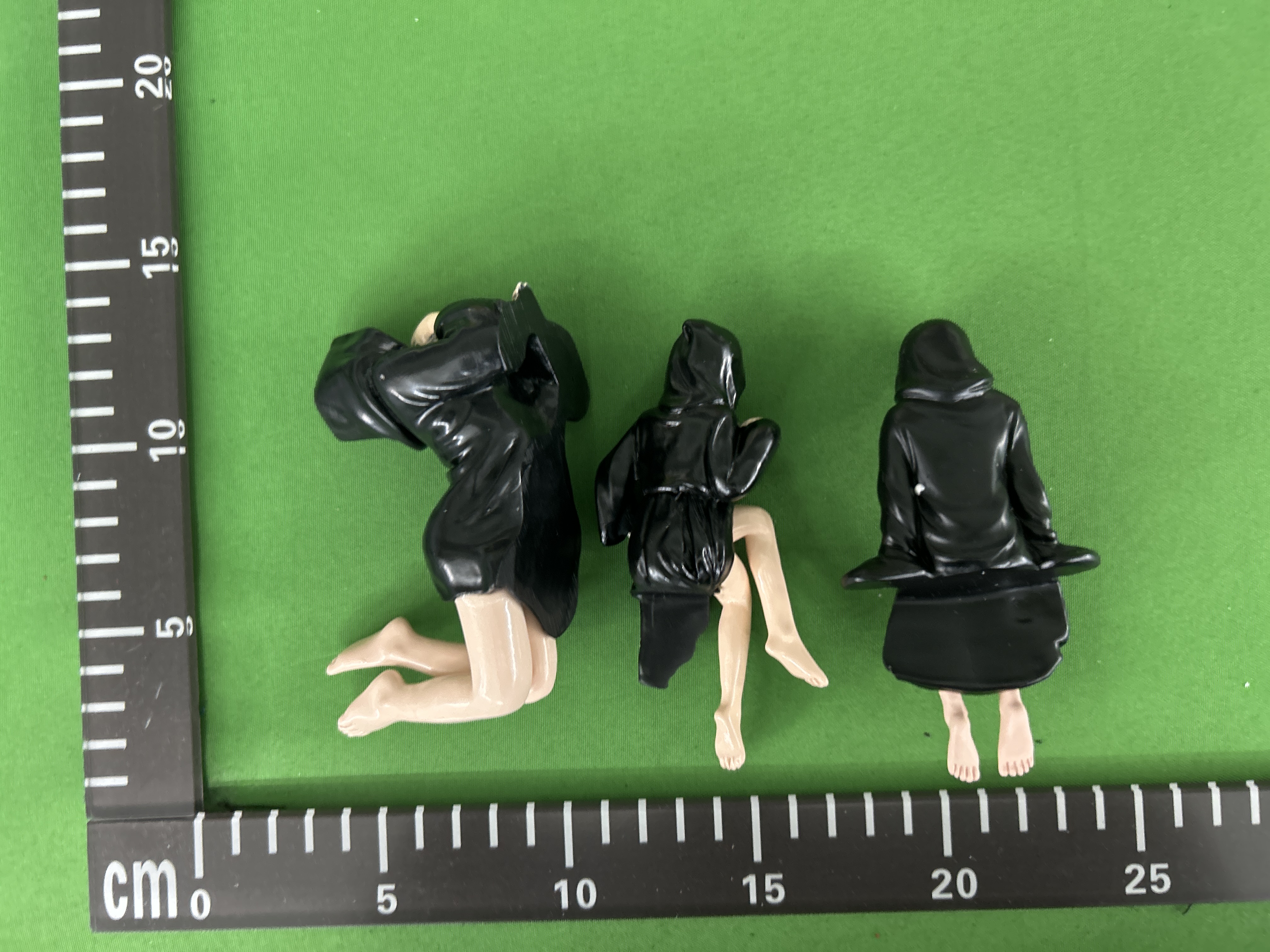 Foto QC 2 de Other Black Robe Queen Mysterious Statue Halloween Series 3pcs Set Resin Figure