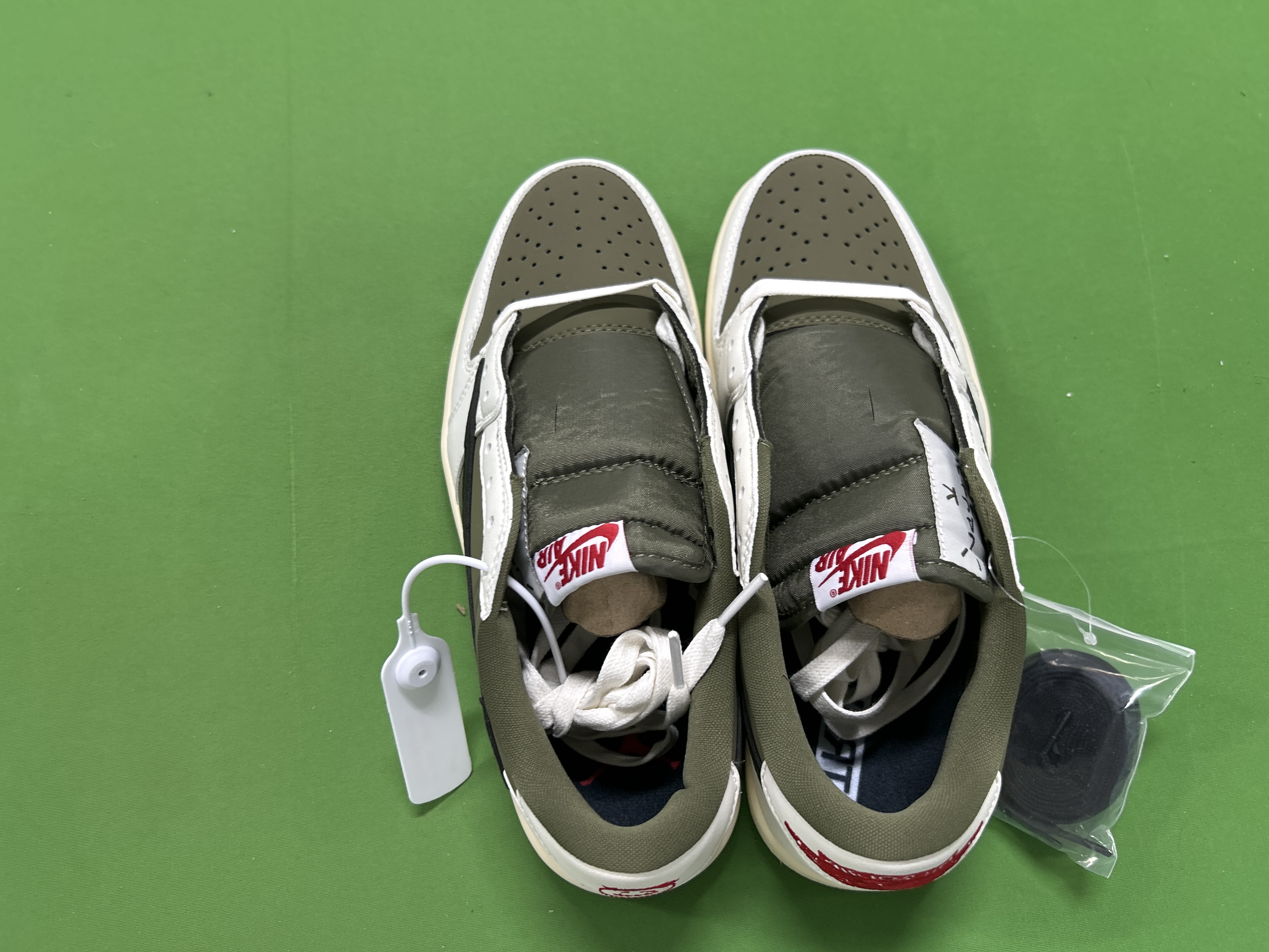 Foto QC 3 de Jordan 1 Retro Low OG SP Travis Scott Mocha CQ4277-001