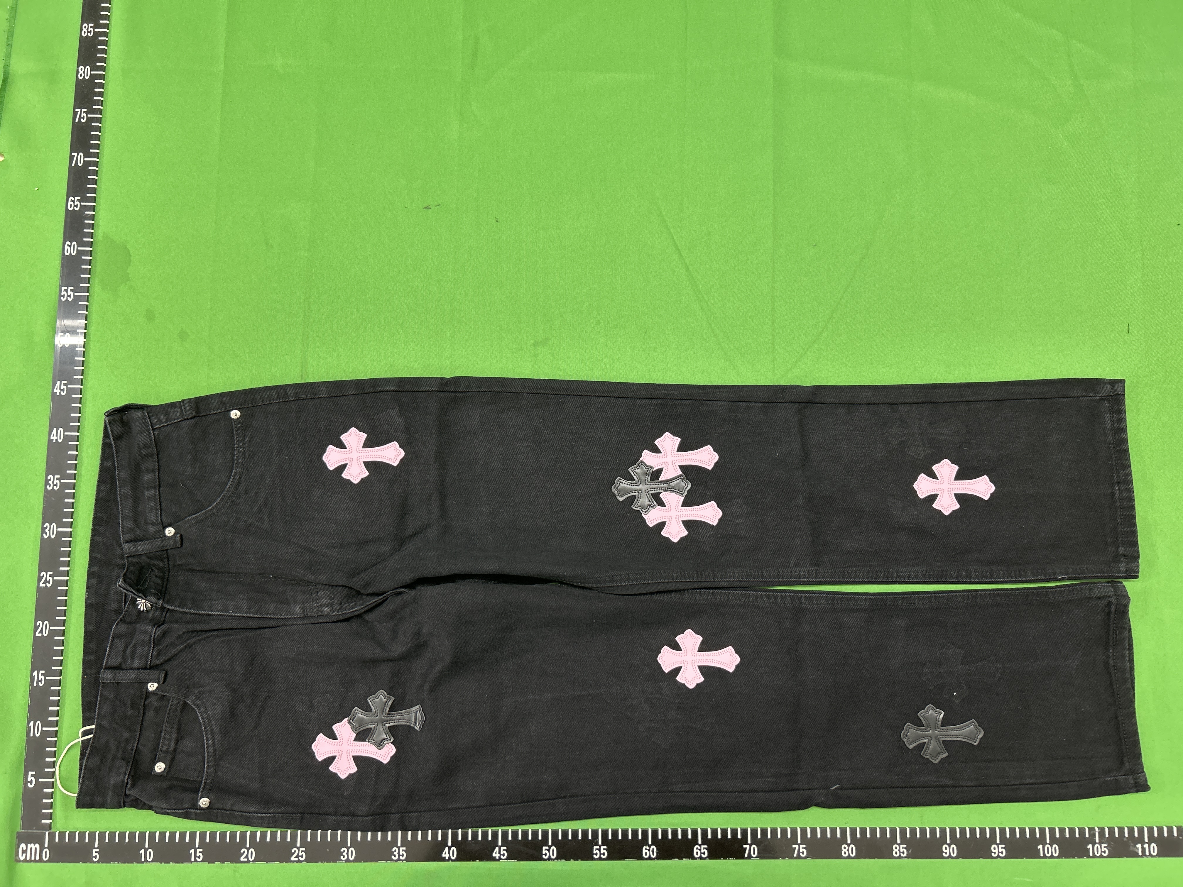 Foto QC 6 de Chrome Hearts Levi's Jeans Straight Leg Multi Cross Patch Black