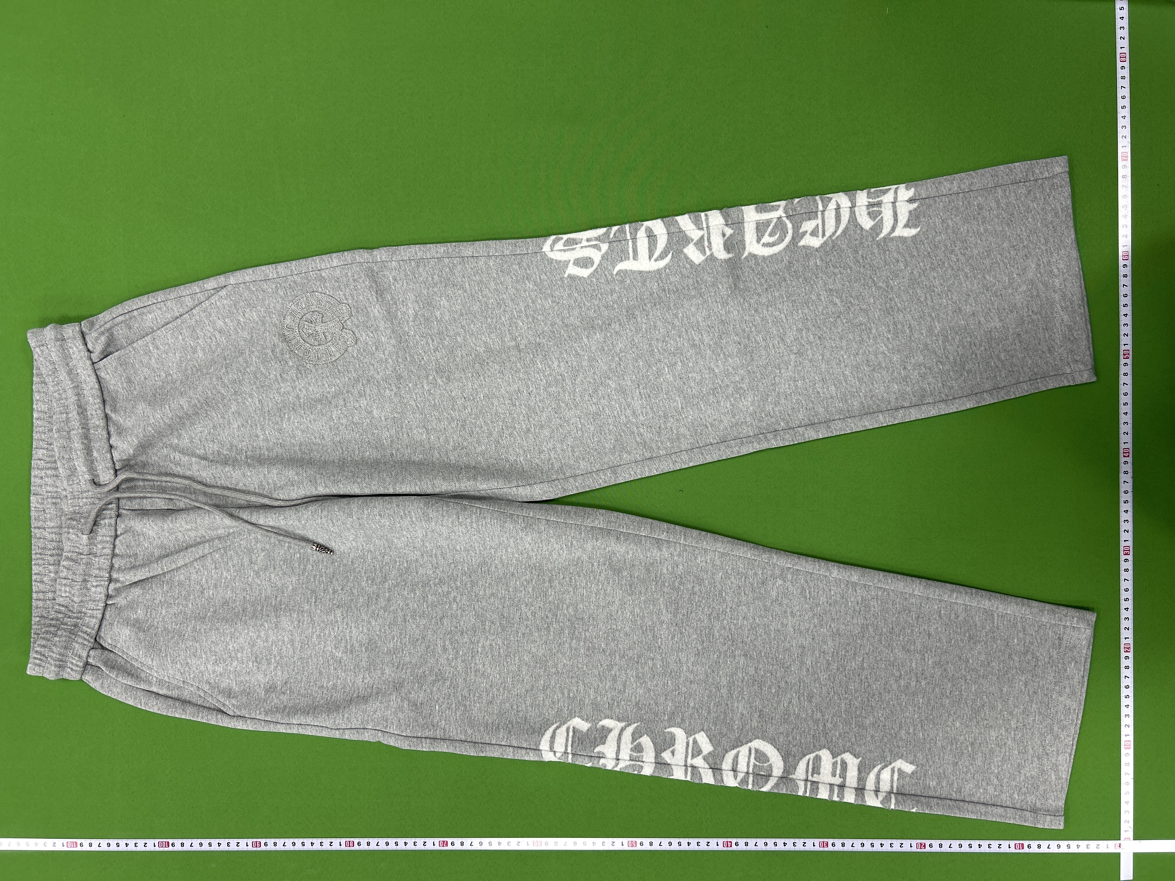 Foto QC 4 de Chrome Hearts Cemetery Cross Patch Sweatpants Gray