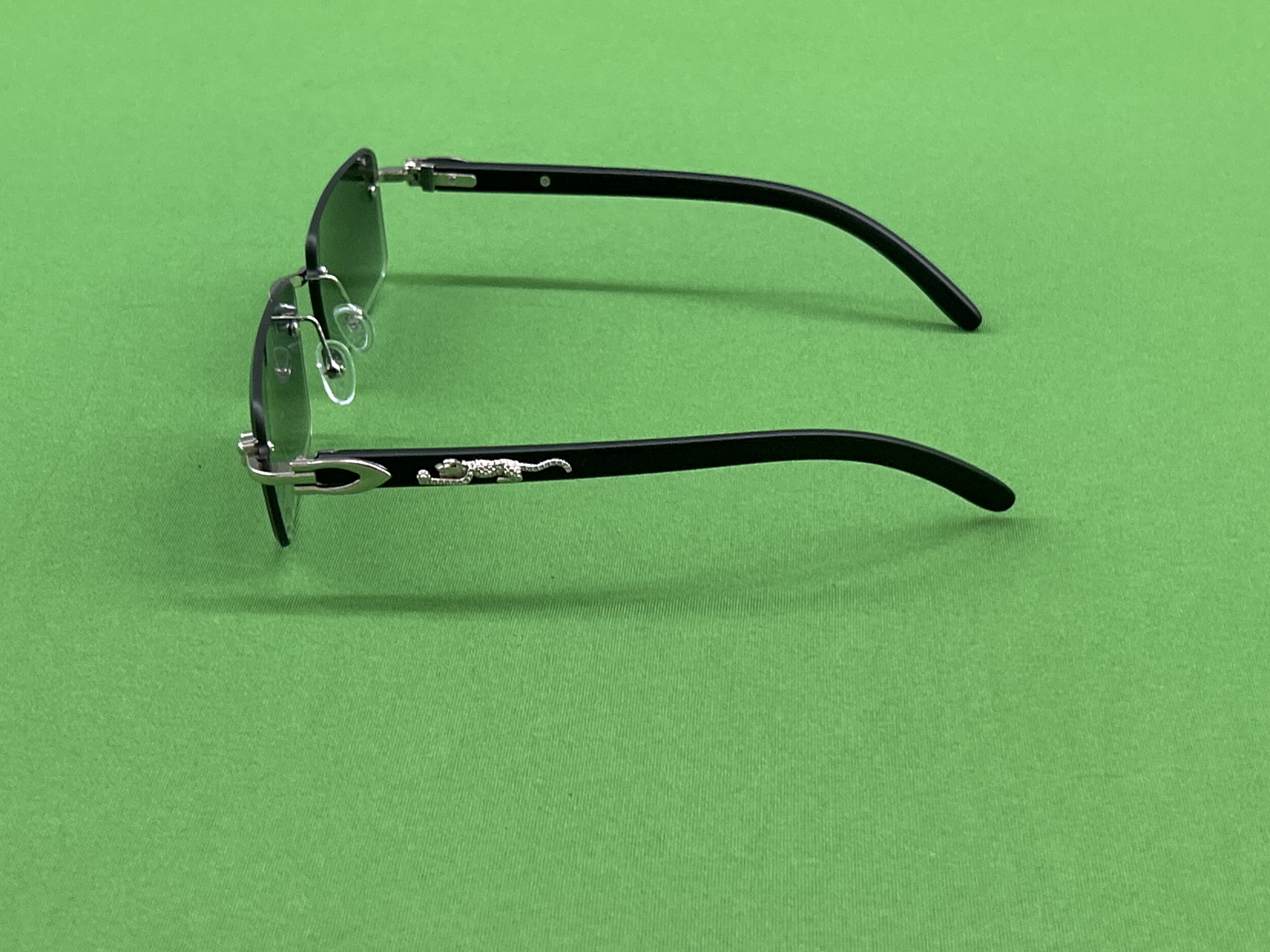 Foto QC 2 de Cartier Panthère Rectangle Metal Wood Sunglasses Gold Brown Clear (CT0065O)