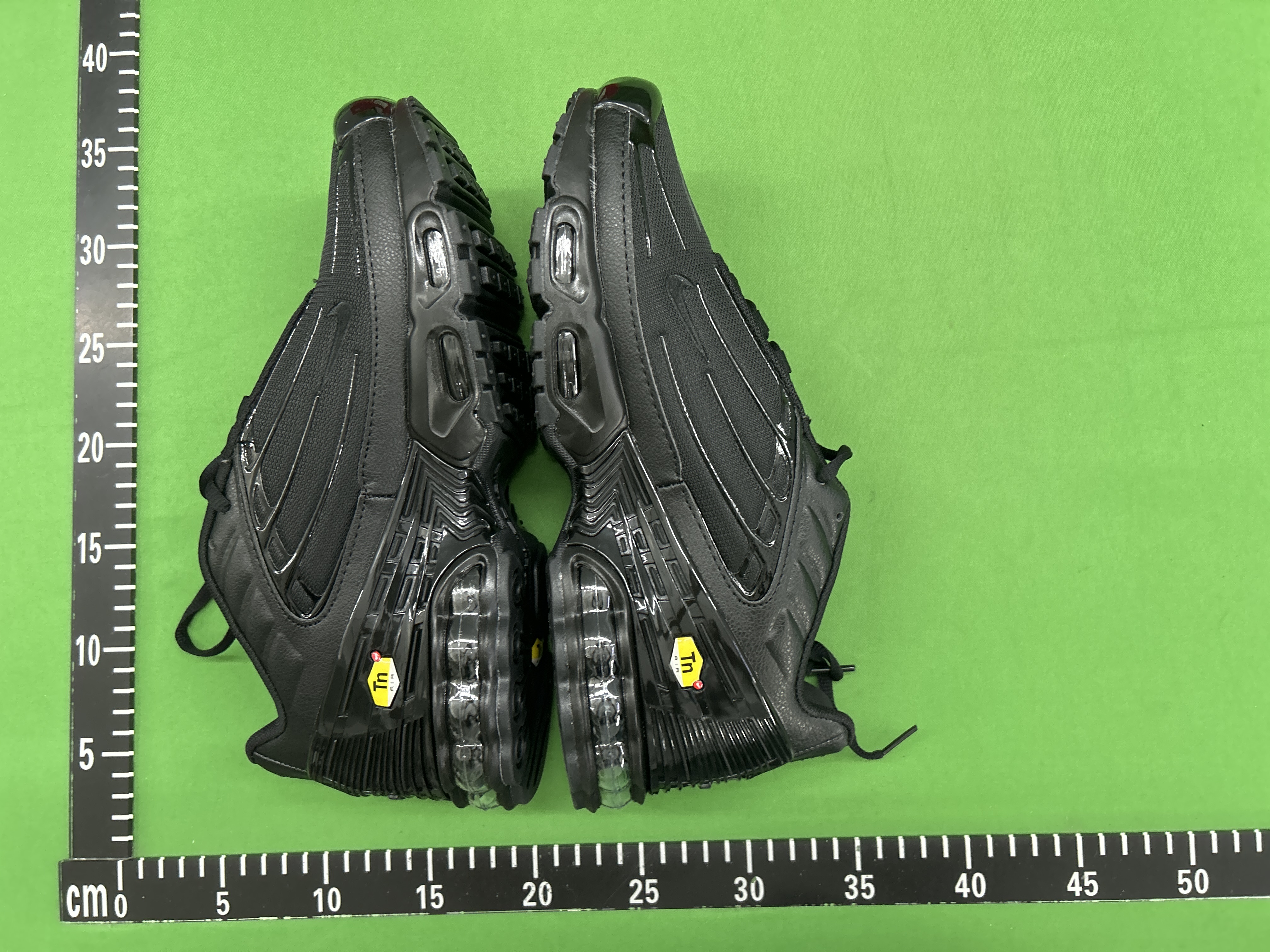 Foto QC 6 de Nike Air Max Plus 3 Retro Triple Black CJ9684-002