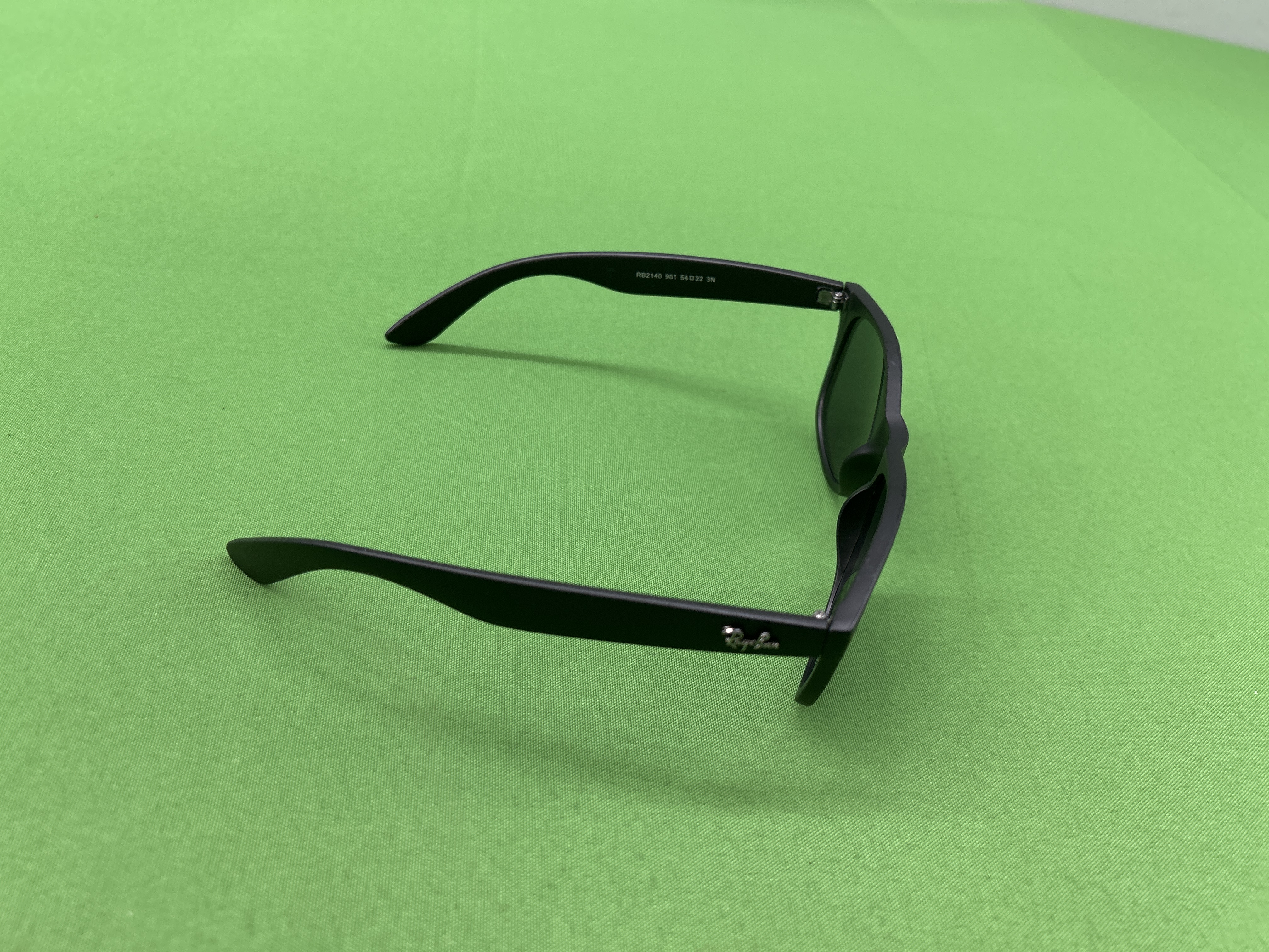 Foto QC 7 de Ray-Ban Wayfarer Acetate Sunglasses Black Green (RB2140 901)