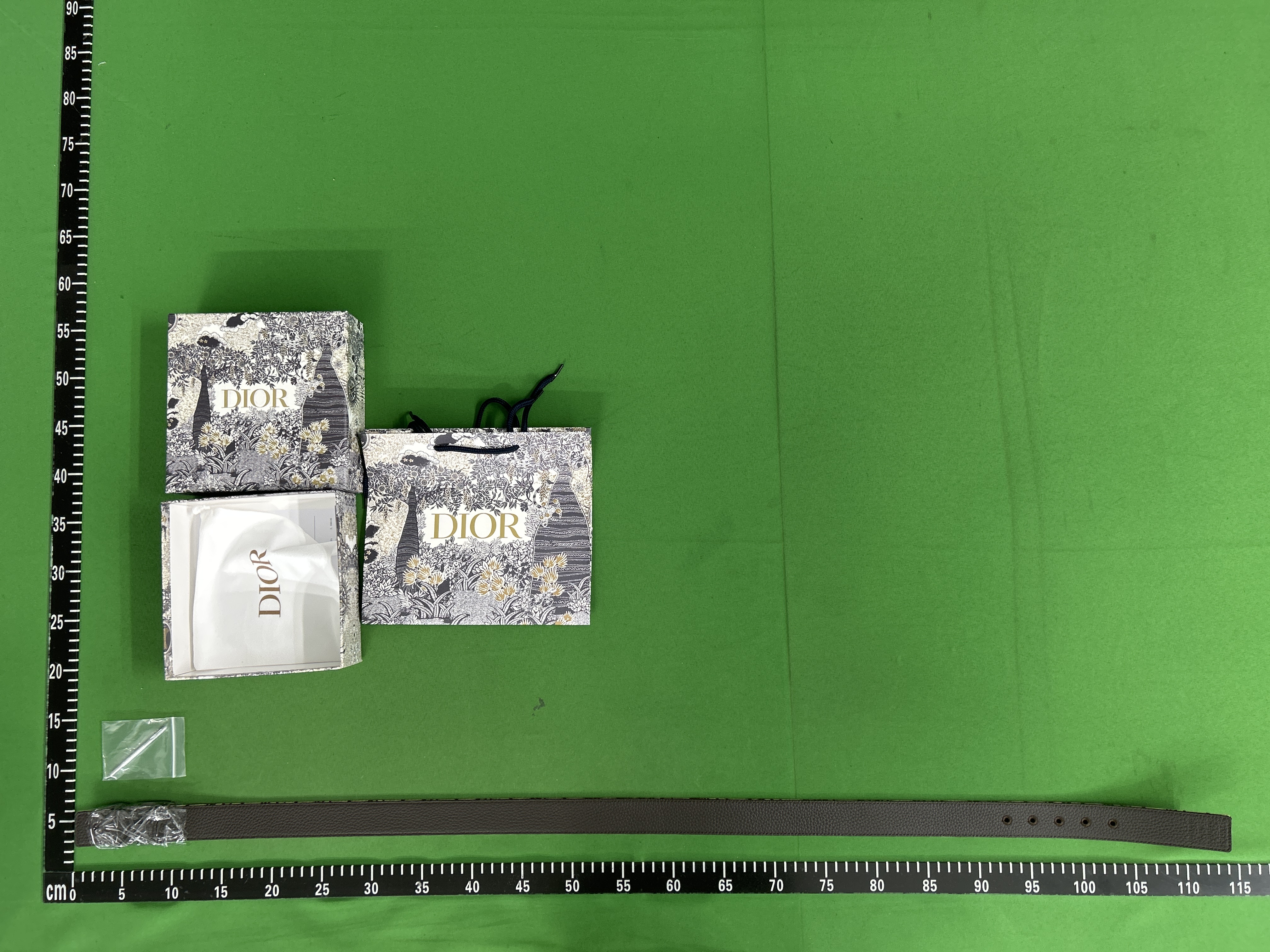 Foto QC 3 de Dior 30 Montaigne Belt Black Grained Calfskin