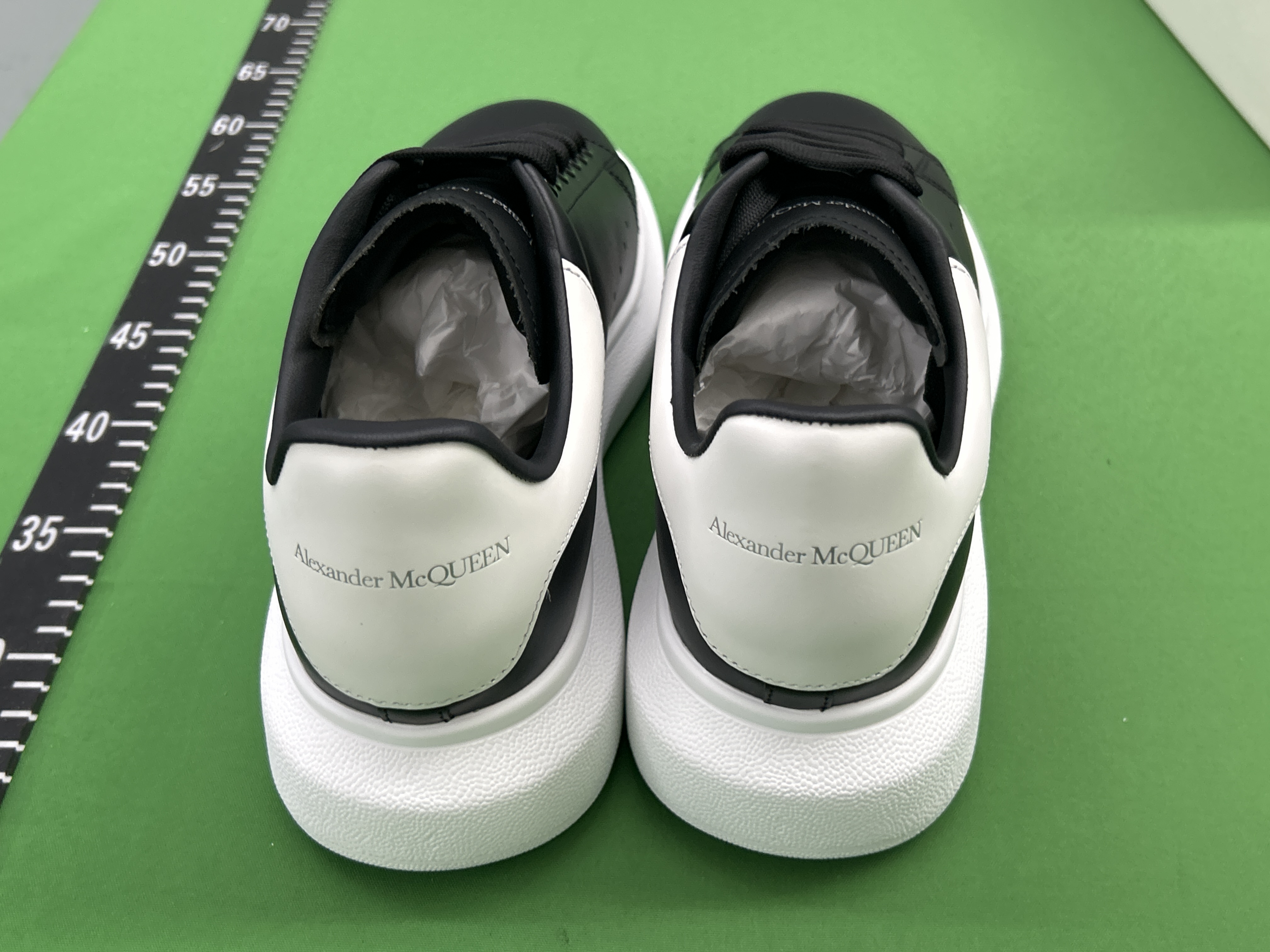 Foto QC 3 de Alexander McQueen Oversized Leather Low-top Black White Contrast Stitching 4257
