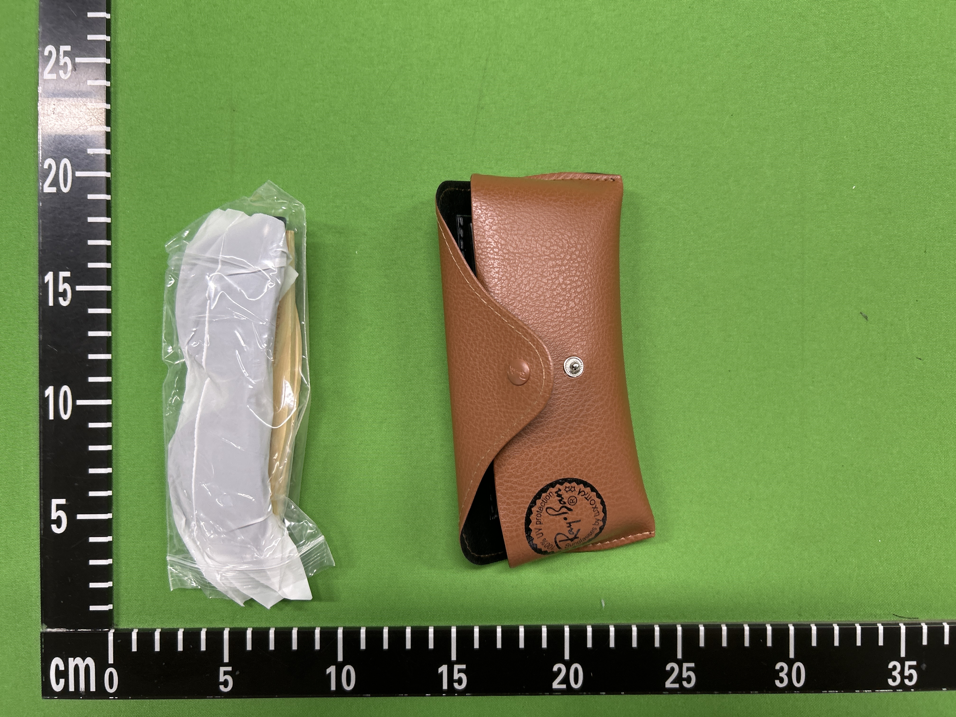 Foto QC 6 de Ray-Ban Wayfarer Acetate Sunglasses Matte Brown Brown