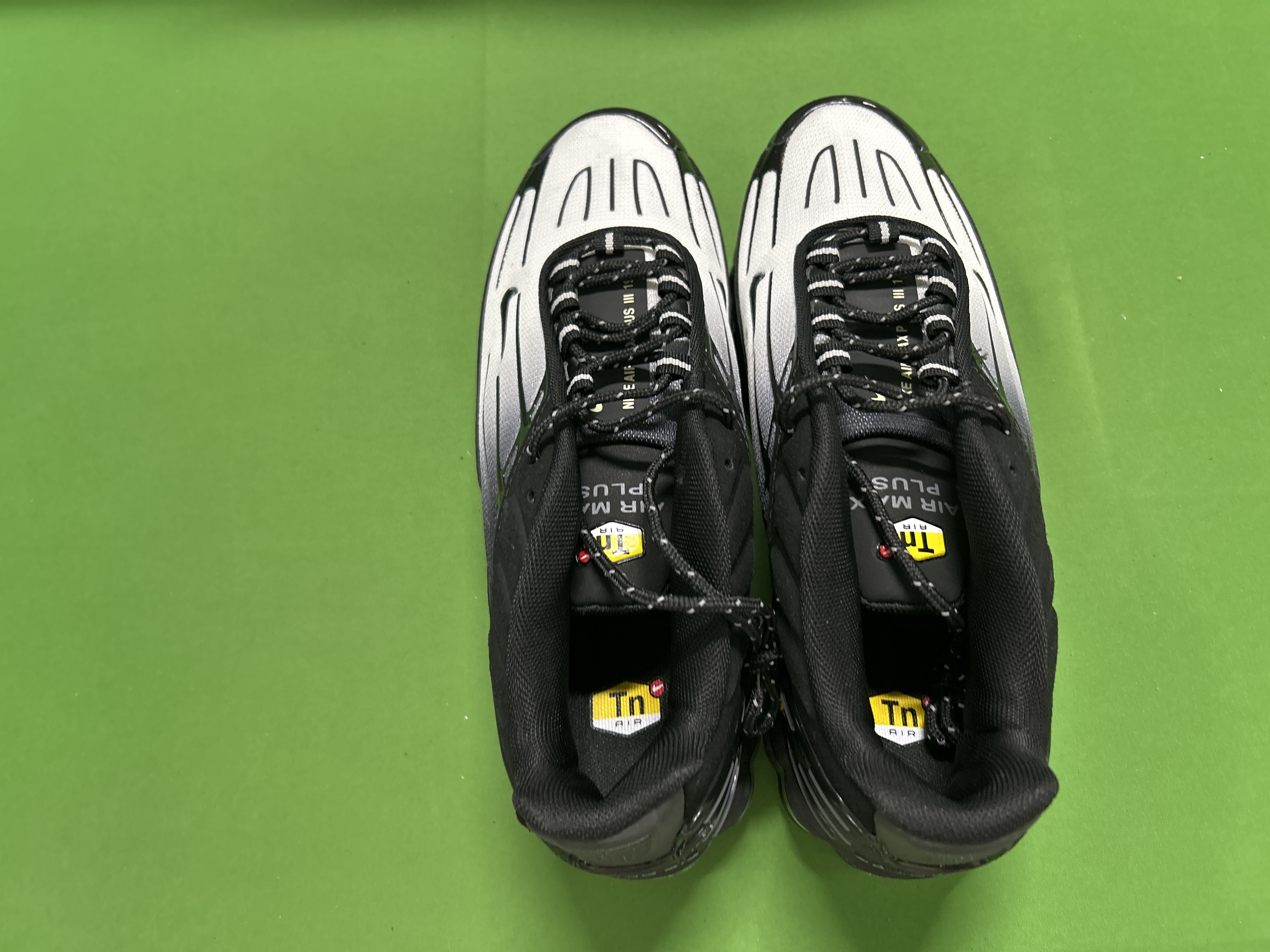 Foto QC 2 de Nike Air Max Plus 3 Retro White Black University Red CK6715-101