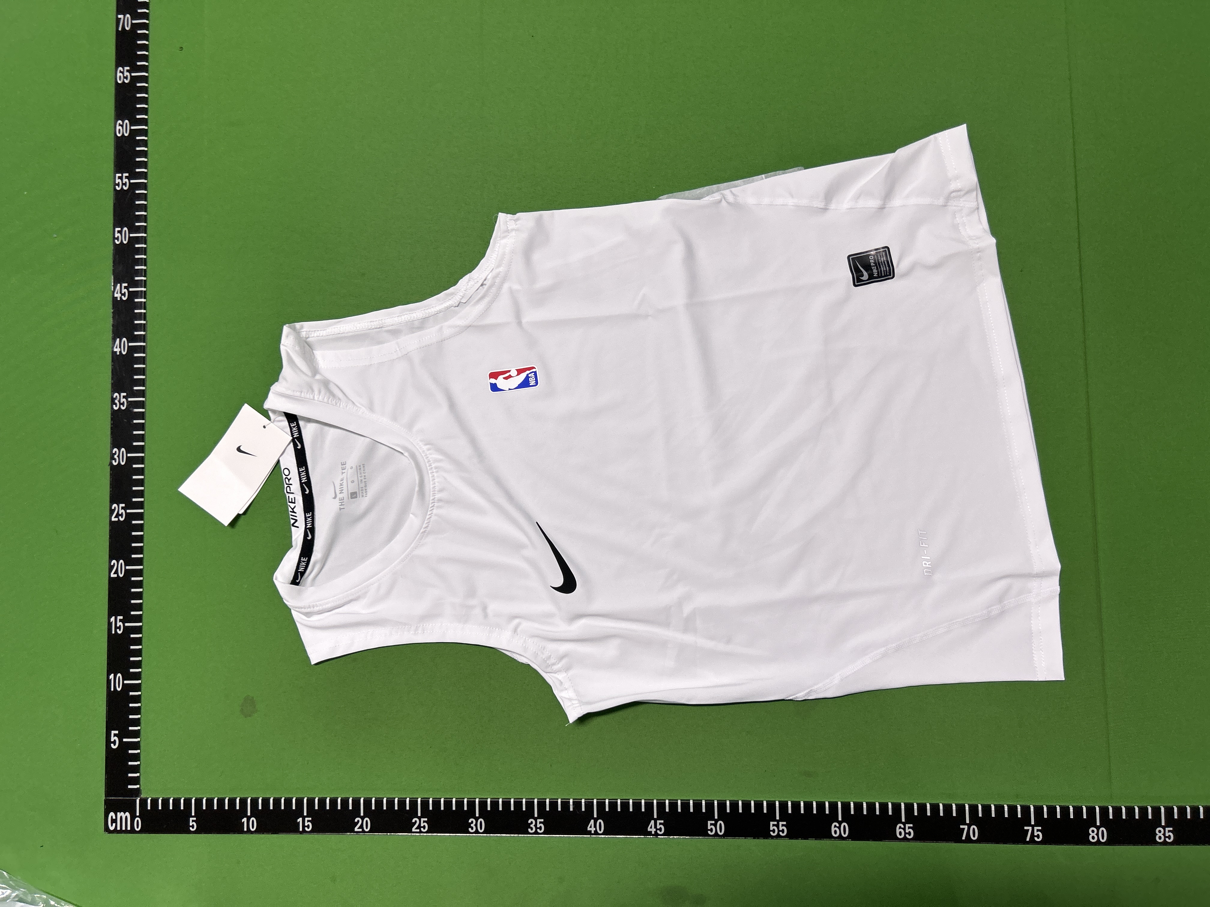 Foto QC 3 de Nike T-shirt Swoosh Logo Contrast Stitching Black