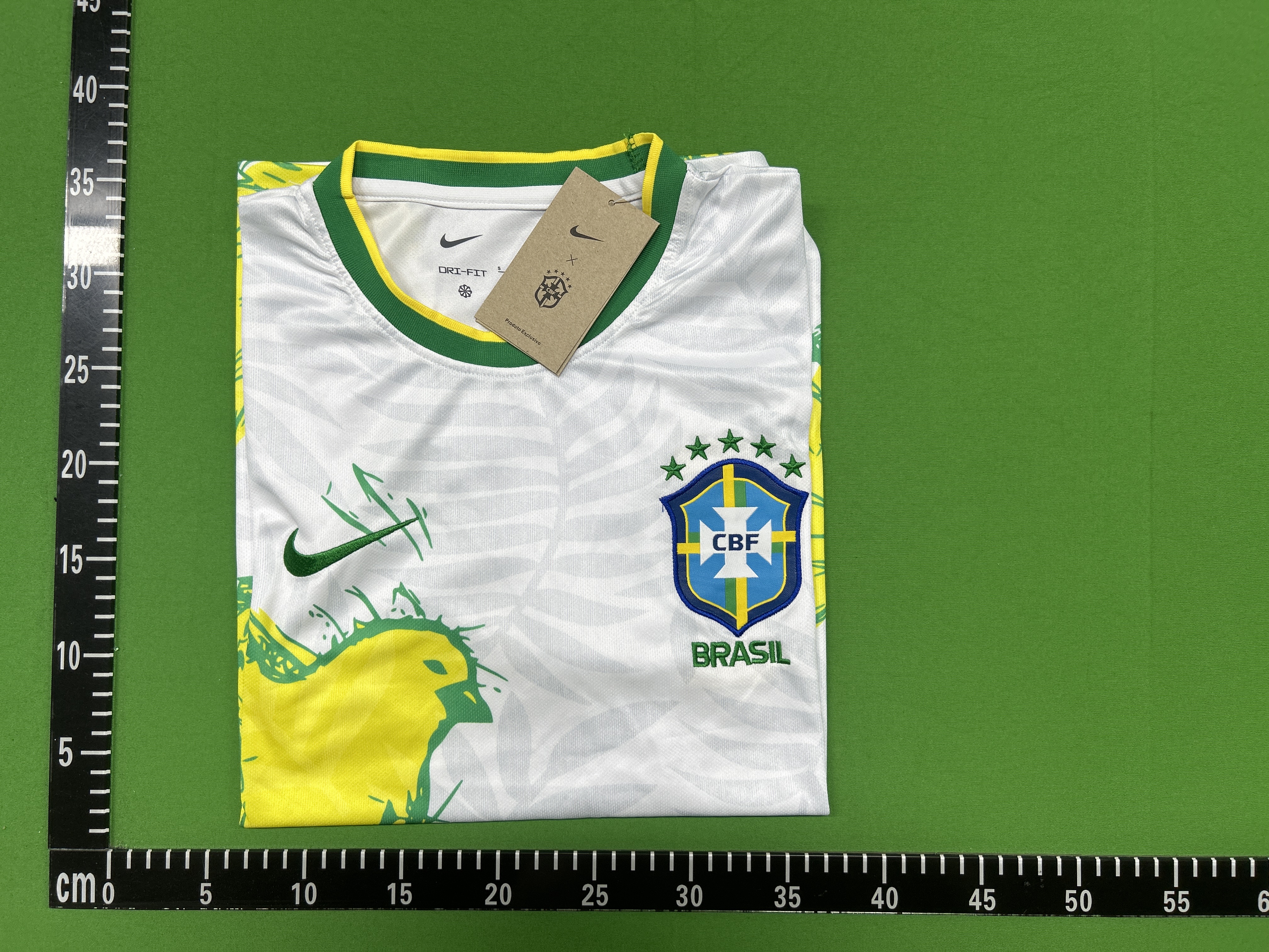 Foto QC 5 de Nike x Brazil 2023/24 Special Edition Rio de Janeiro Graphic Fan Jersey Black