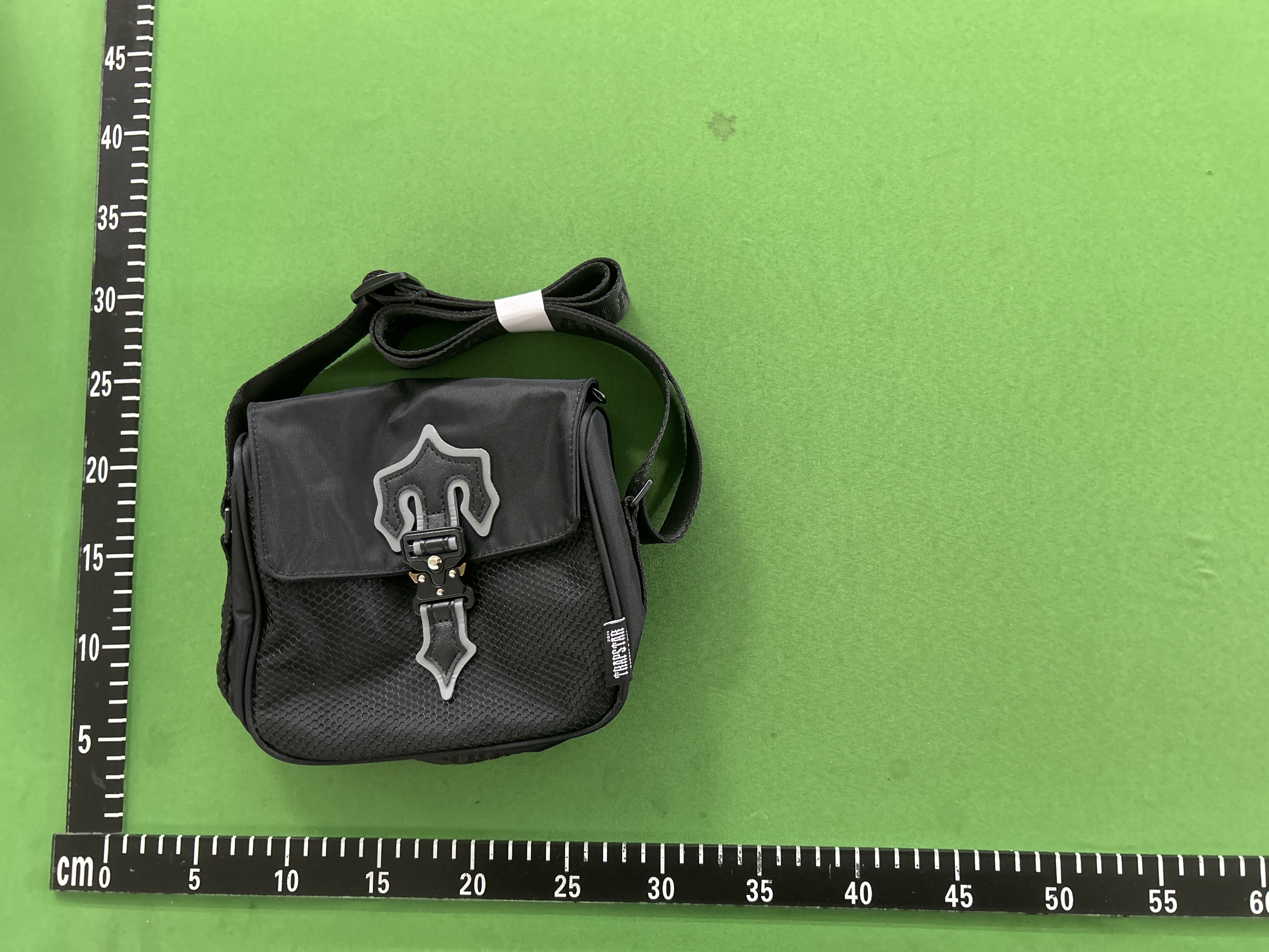 Foto QC 1 de Trapstar Irongate T Crossbody Bag Black