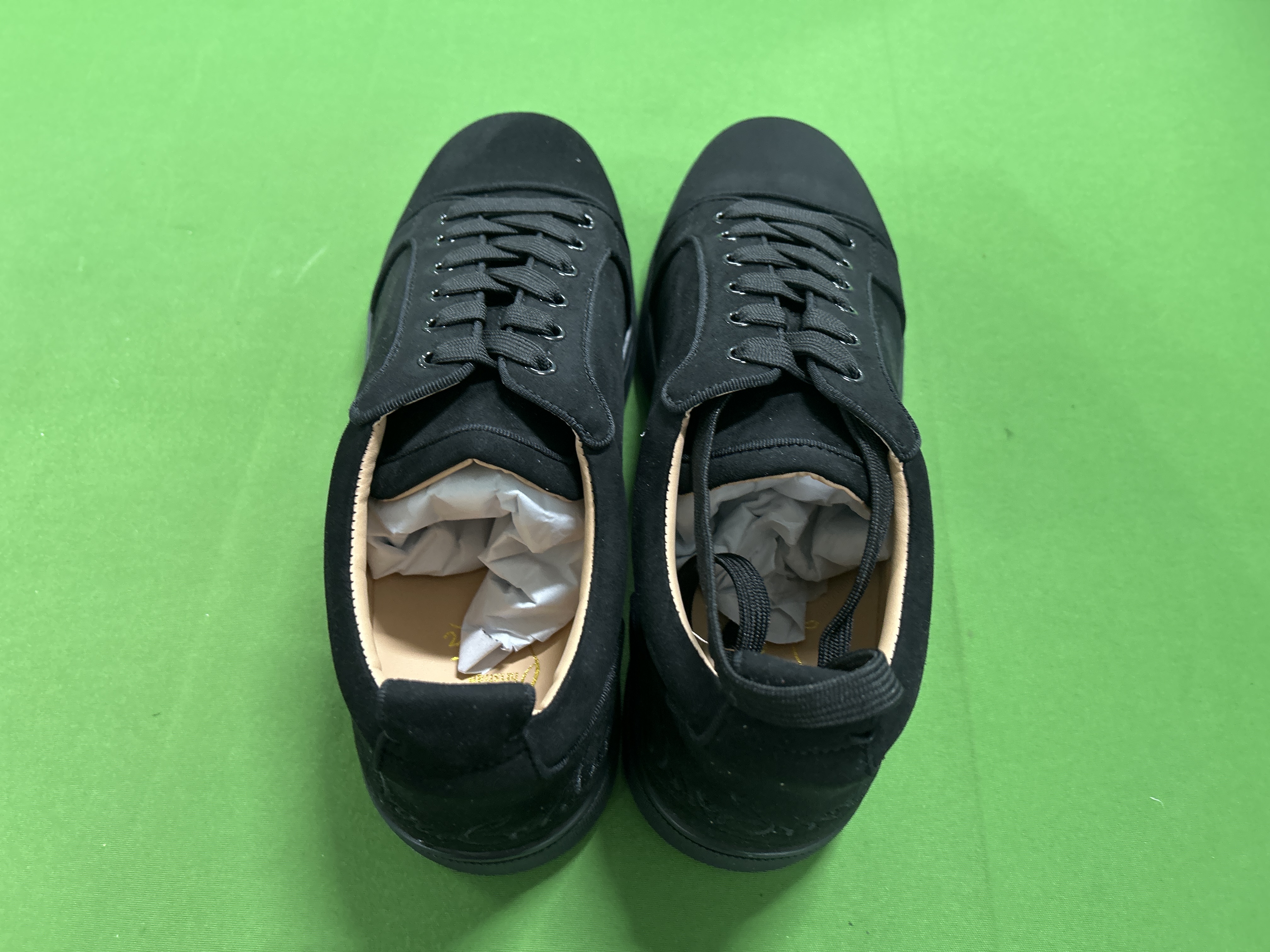 Foto QC 3 de Christian Louboutin Louis Junior Suede Low-Top Spikes Light Blue