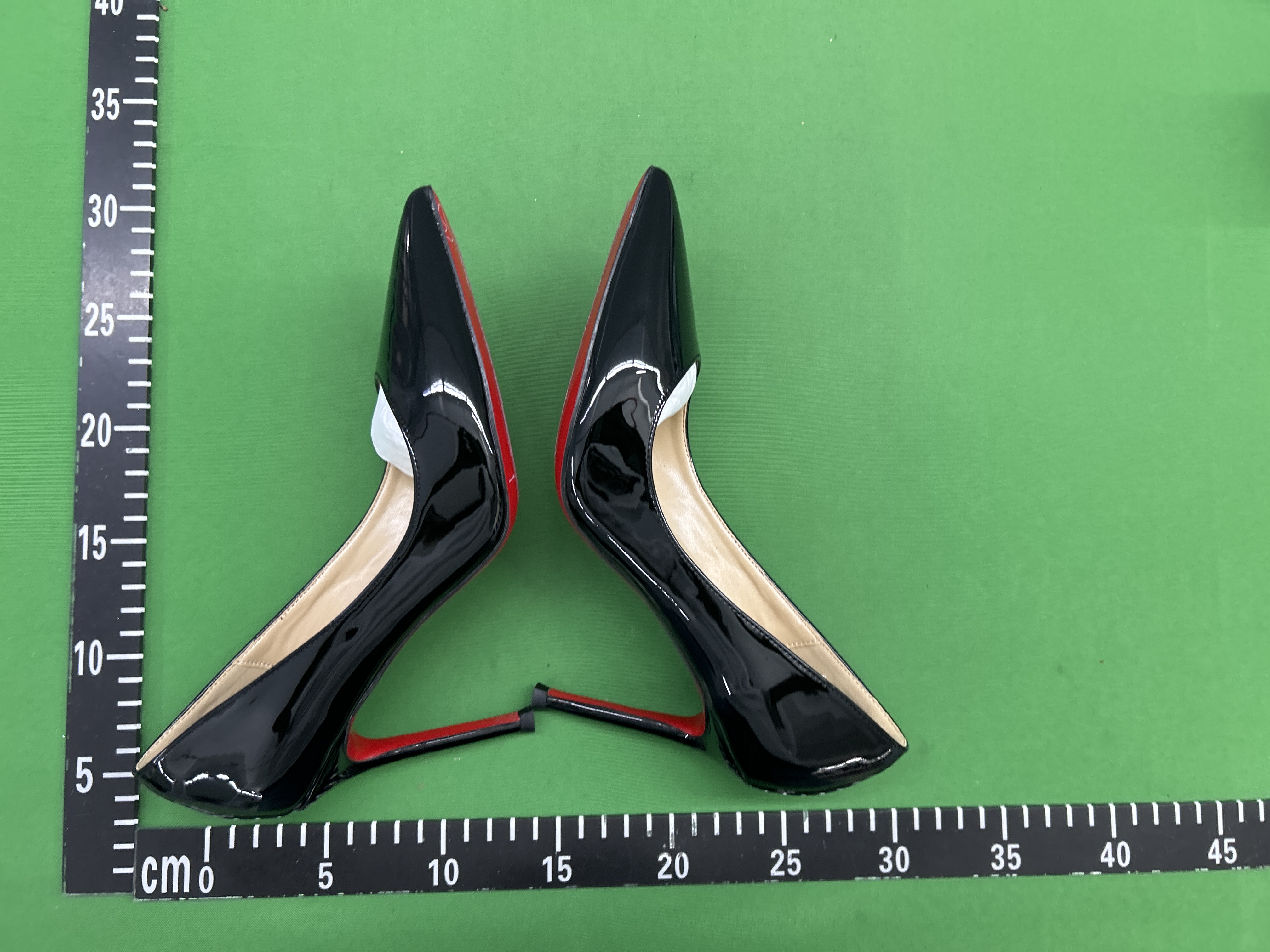 Foto QC 5 de Christian Louboutin So Kate Patent Leather Pointed-Toe Pumps Black