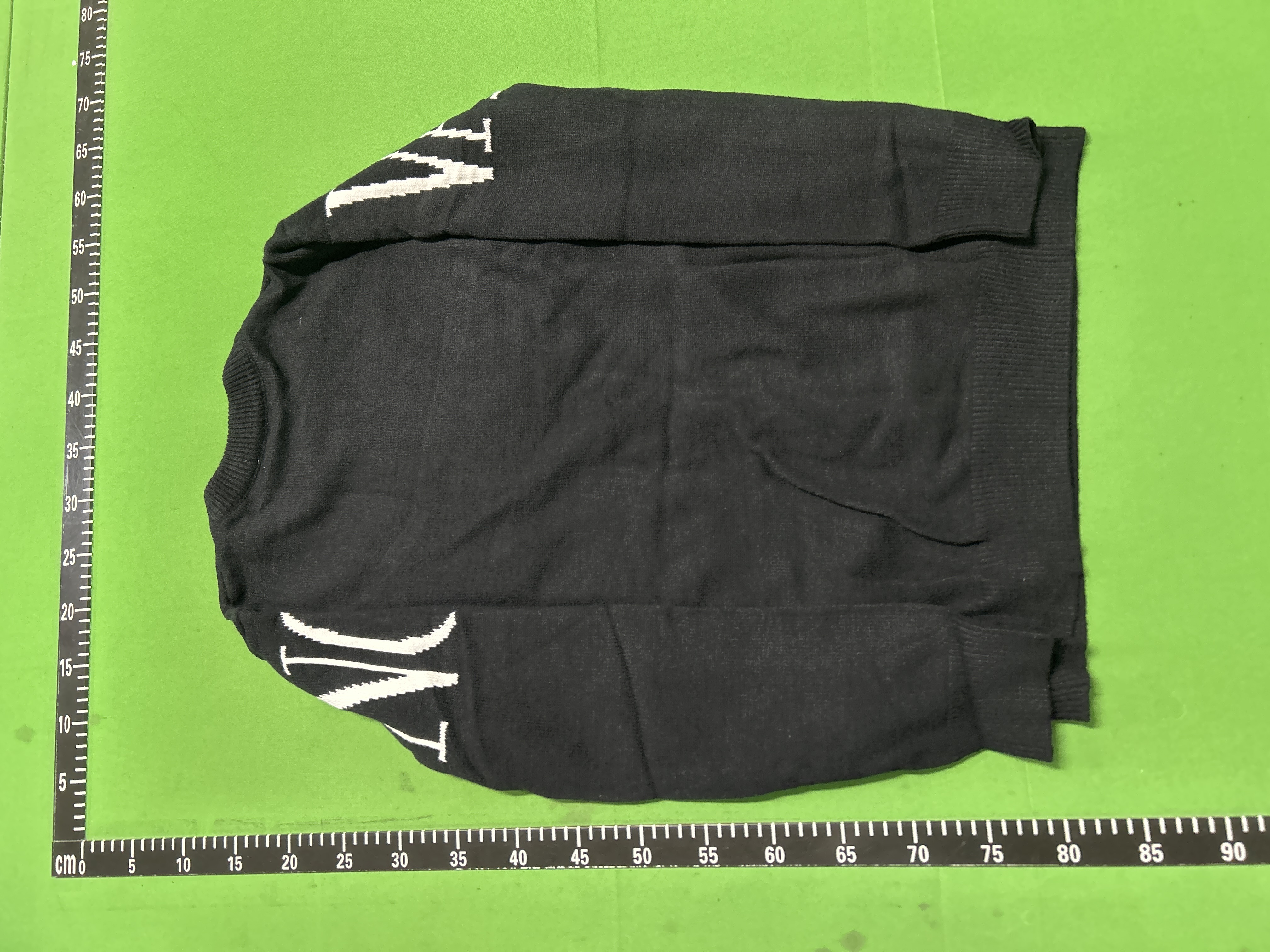 Foto QC 4 de Givenchy x Disney Oswald the Lucky Rabbit Crewneck Sweater Logo Knit Grey