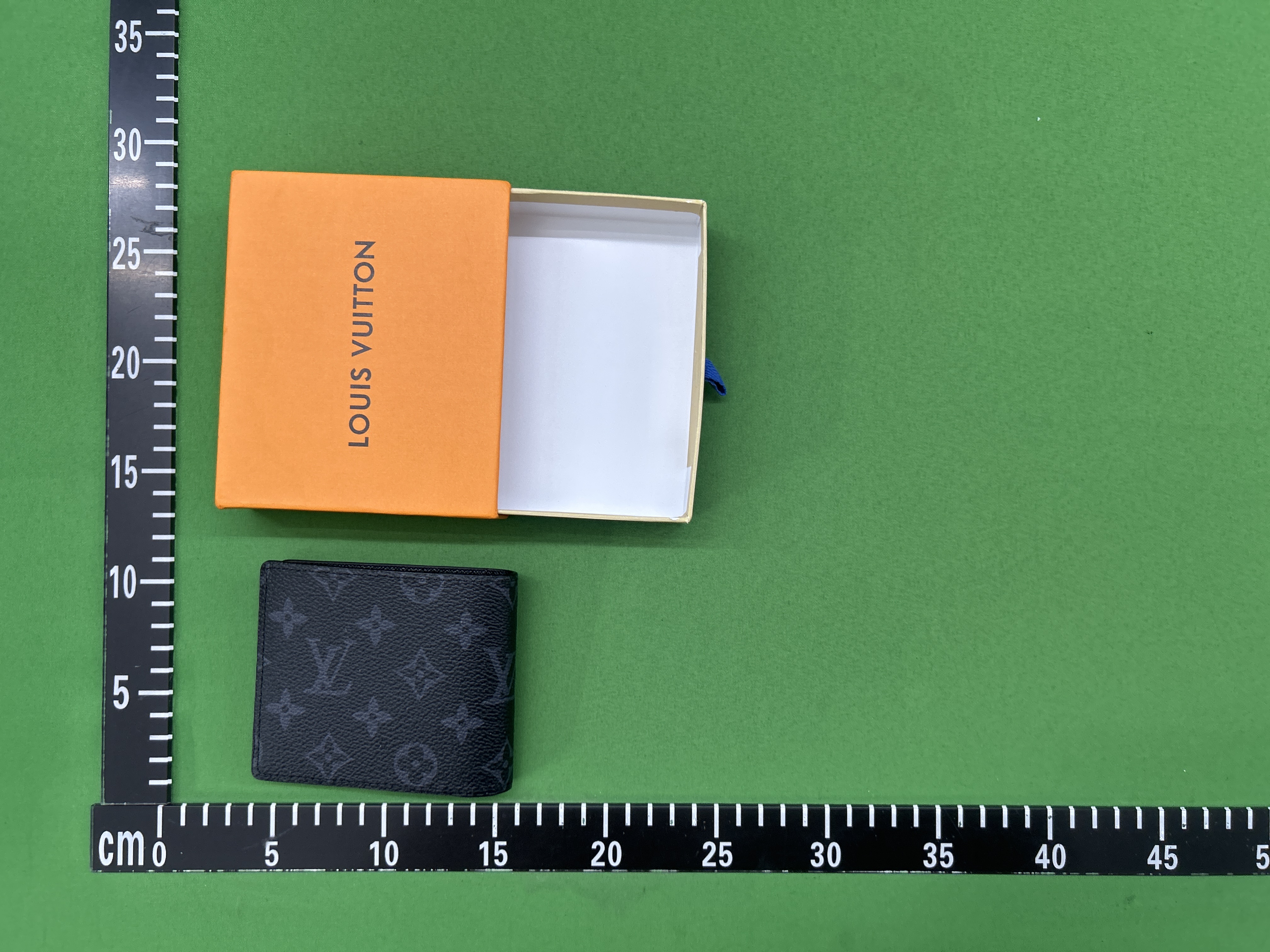 Foto QC 8 de Louis Vuitton Multiple Wallet Damier Infini Leather Onyx