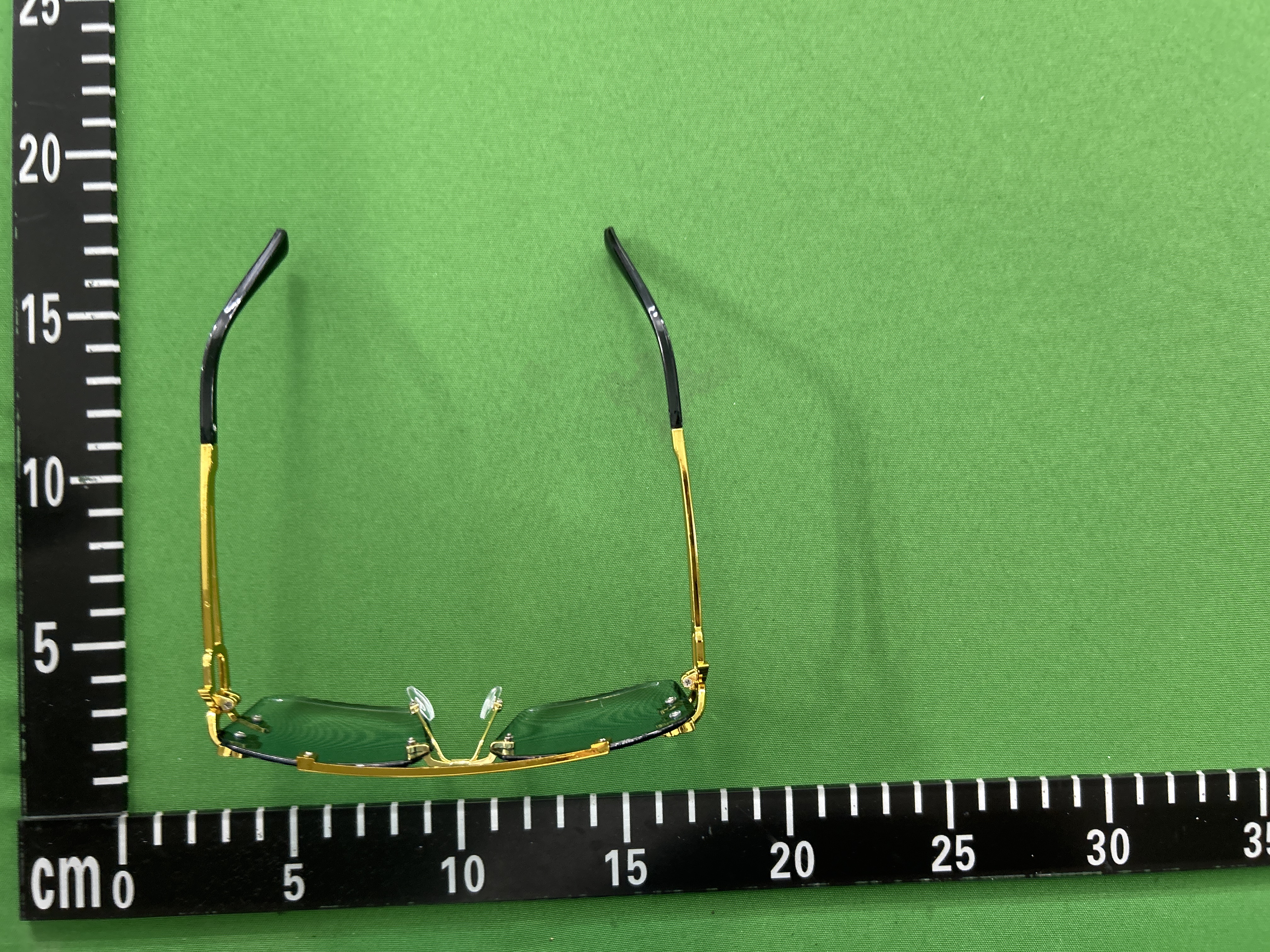 Foto QC 1 de Cartier Panthère de Cartier Rimless Rectangle Metal Sunglasses Gold Pink (CT0065S)