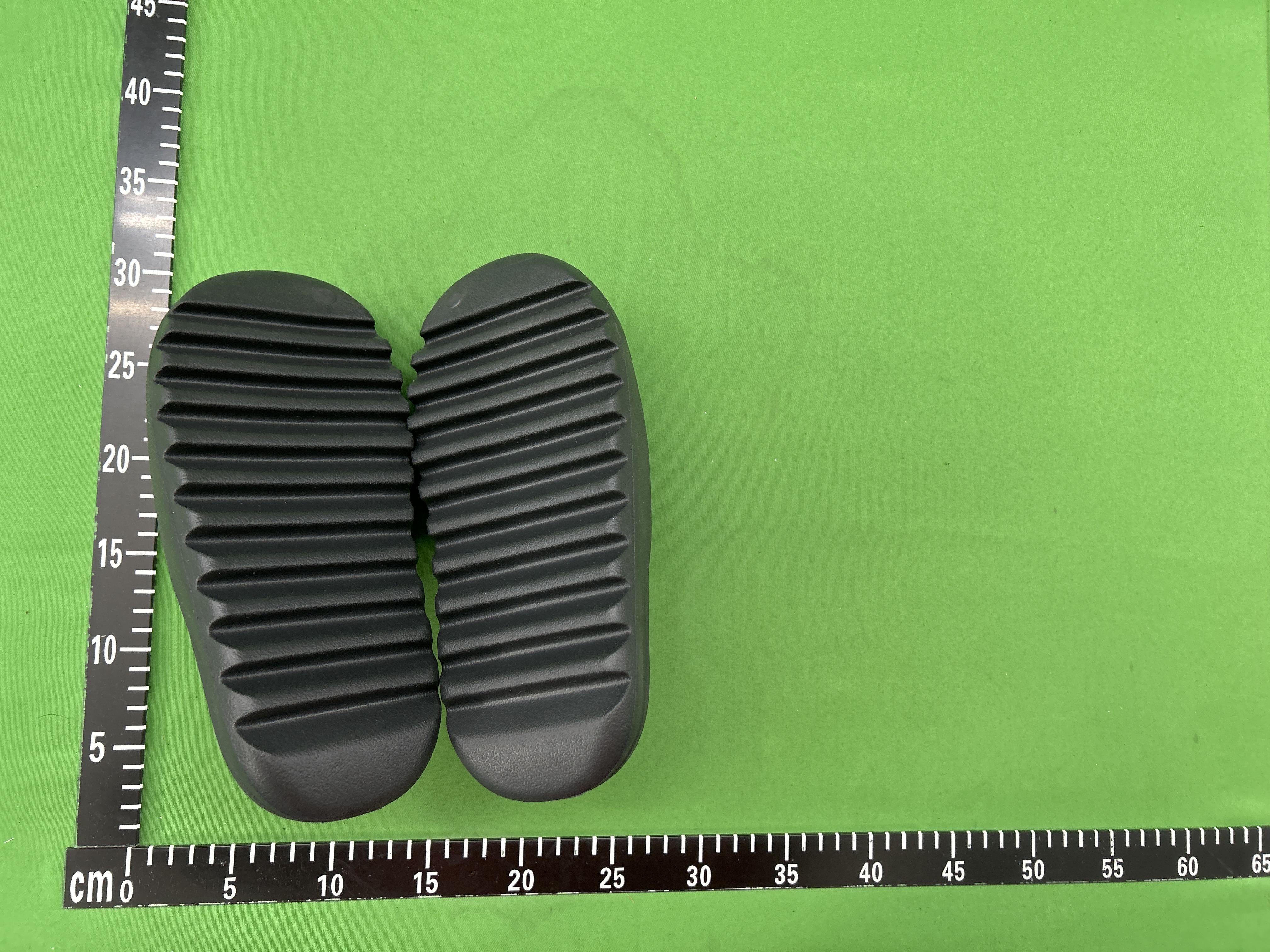 Foto QC 6 de adidas Yeezy Foam RNNR Foam MX Cinder